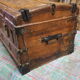 Superb trunk leather trunk dating from the end of the XIX century in its juice