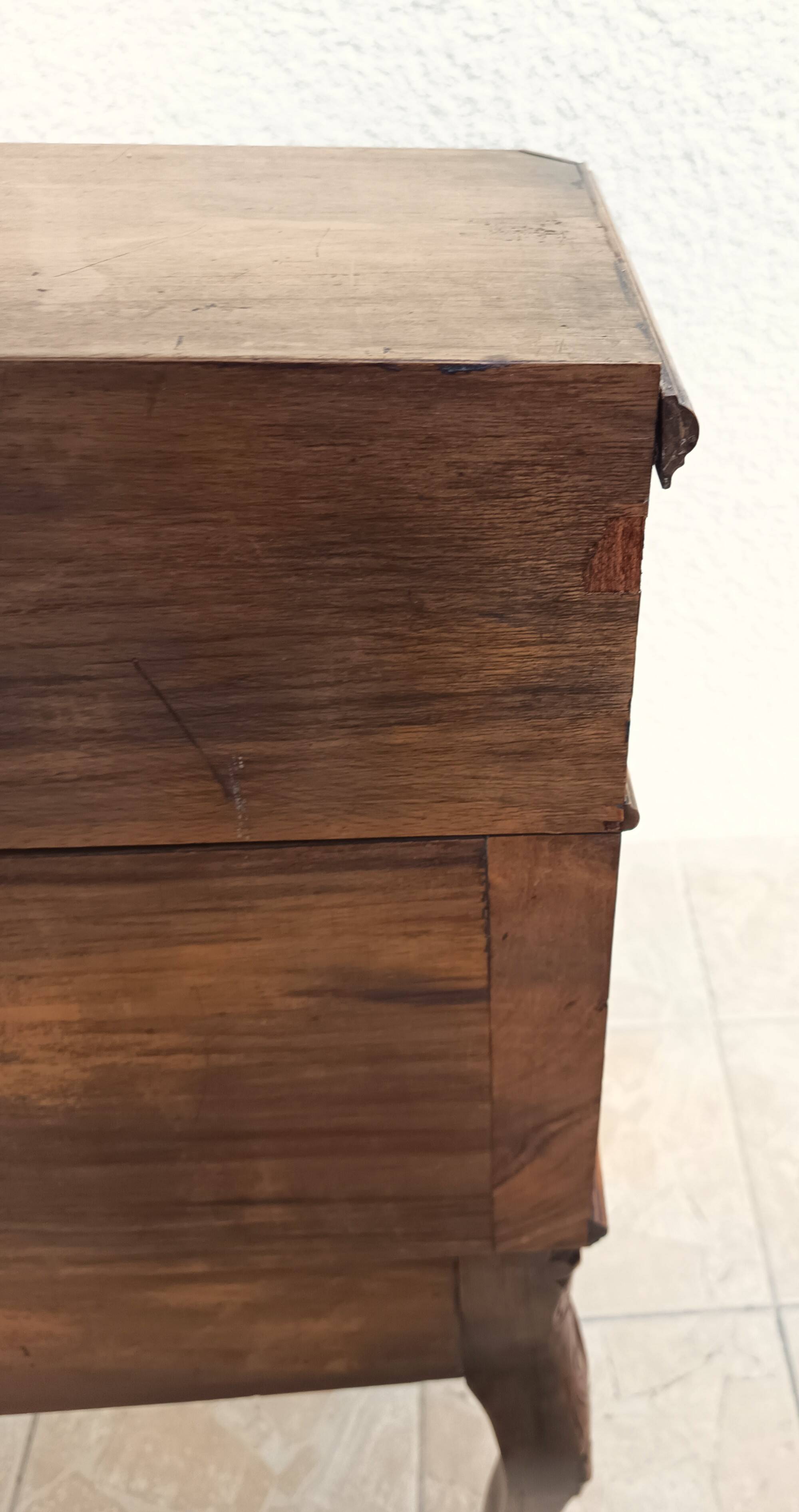 Louis XV slant desk in walnut, 19th century.