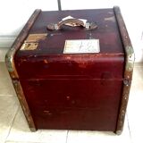 Wooden hat trunk