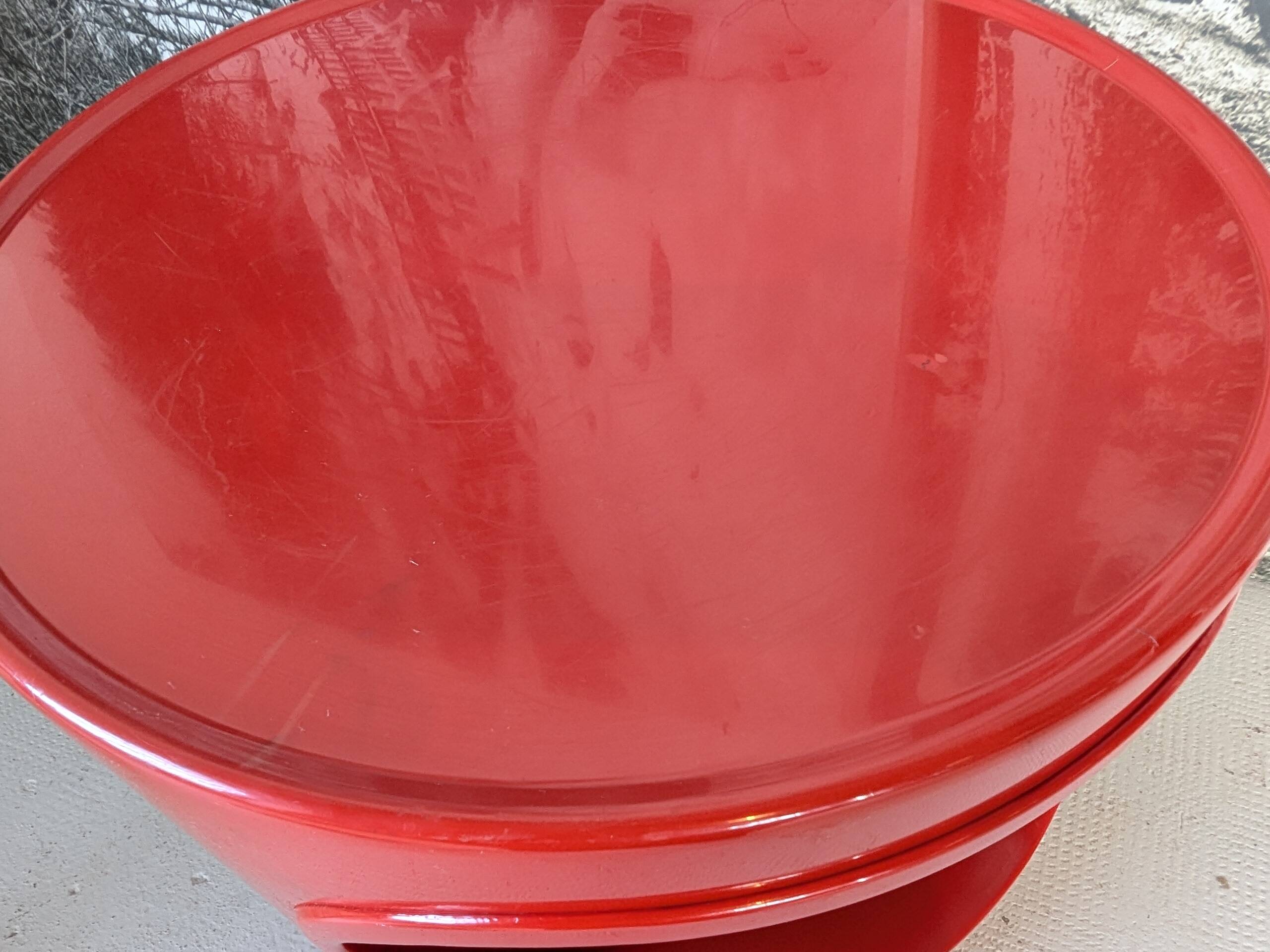 Side table, red bedside table Artemide Giano Giano by Emma Gismondi.