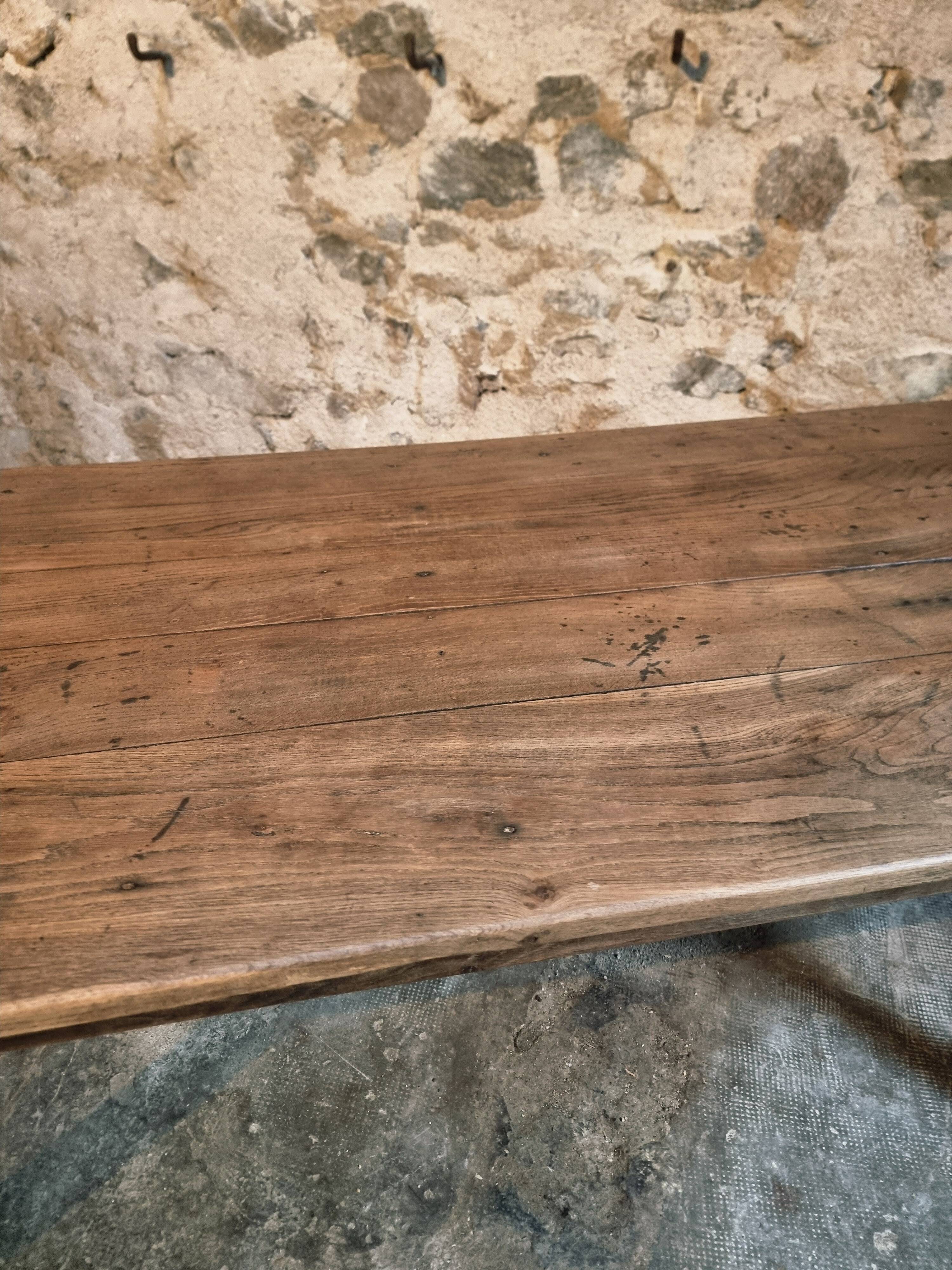 Table de ferme française ancienne en chêne avec deux tiroirs — XIXe siècle