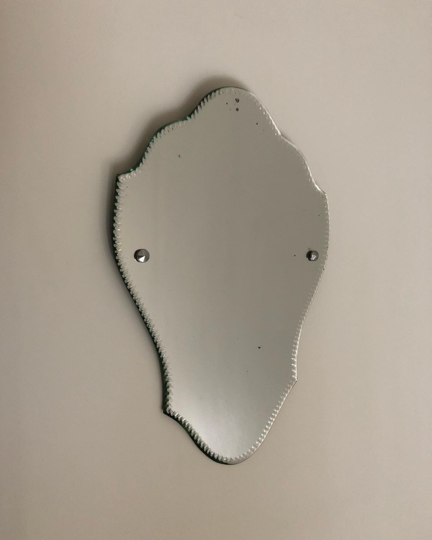 Beveled mirror