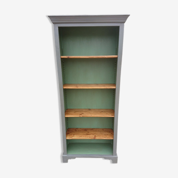 Freestanding Bookcase with Adjustable Shelving