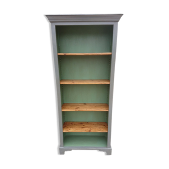 Freestanding Bookcase with Adjustable Shelving