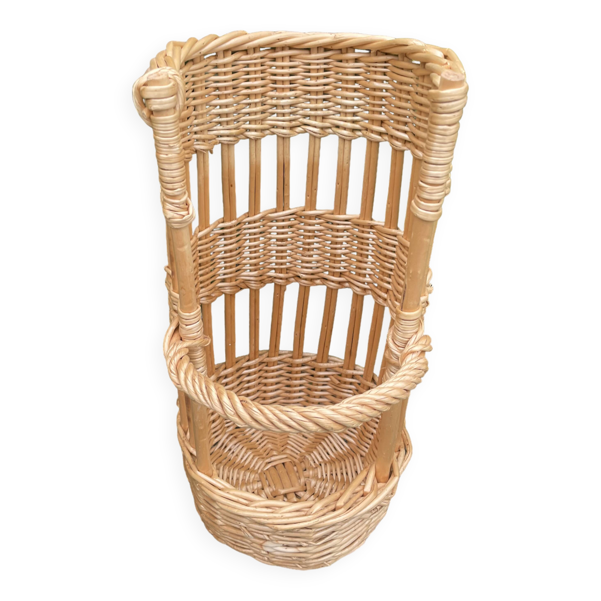 Small wicker bread basket