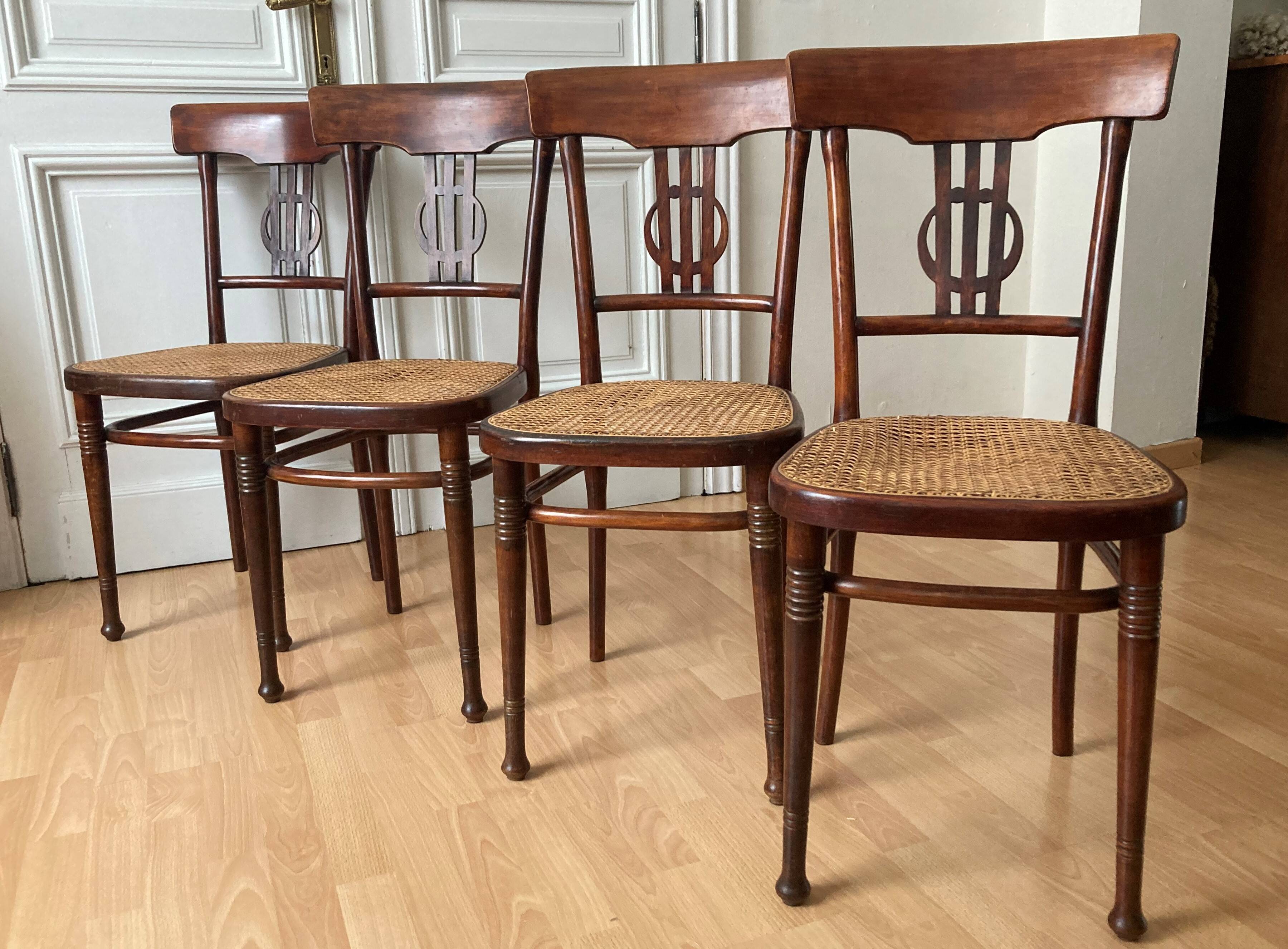 Set of 4 Thonet dining room chairs circa 1905