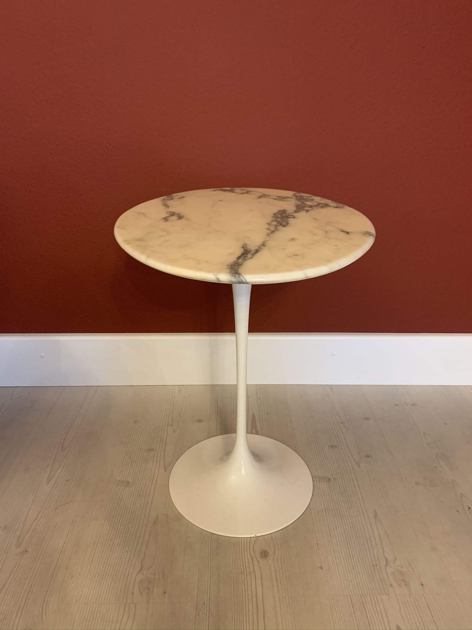 Eero Saarinen marble side table for Knoll International 1970s