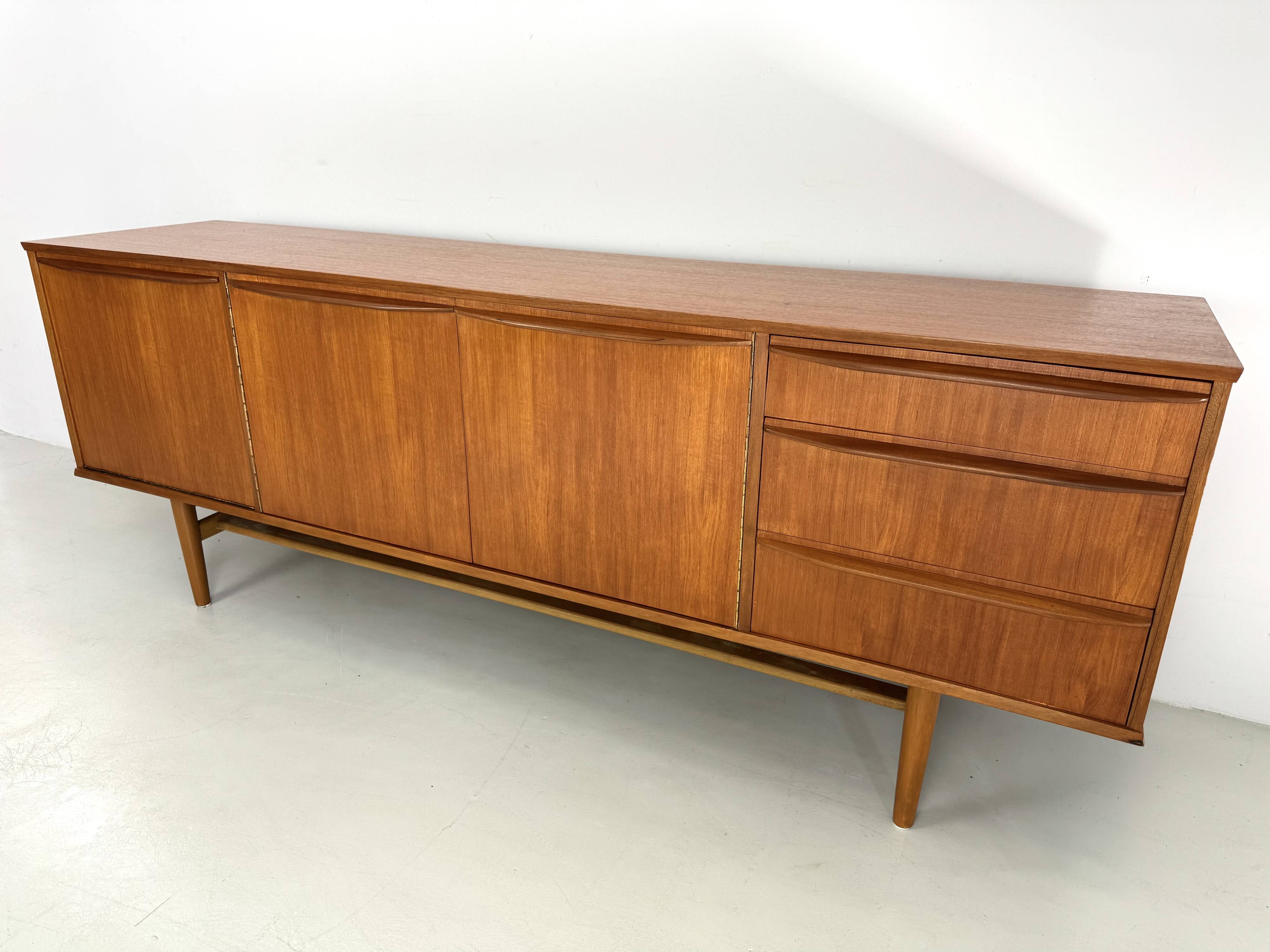Beautiful vintage sideboard with a sleek design from the 60s.