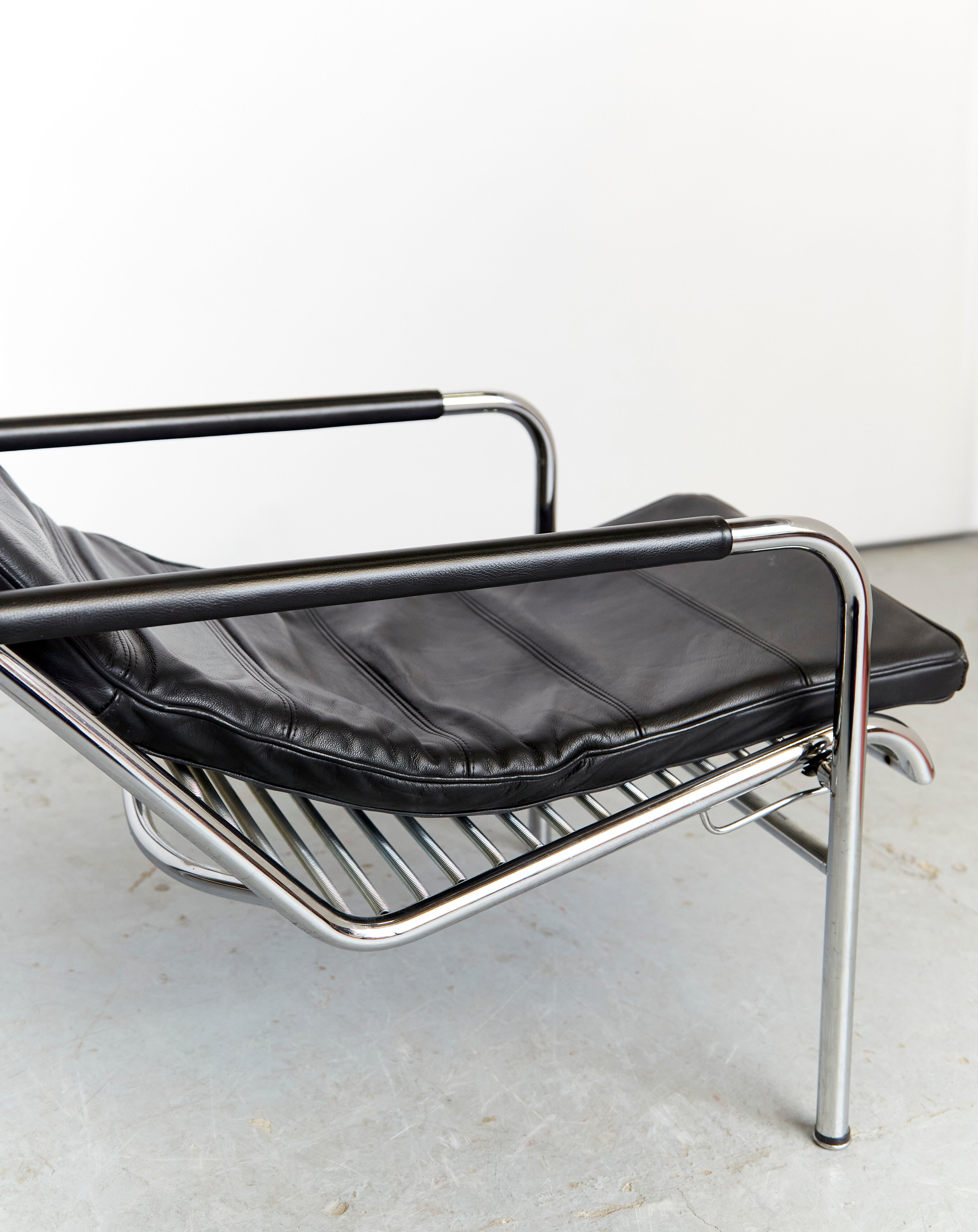 Gabriele Mucchi model Genni armchair & ottomane for Zanotta