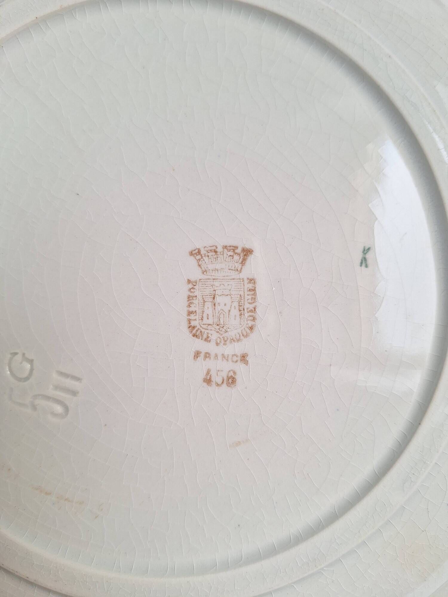 Shallow dish Gien orange and black model 456