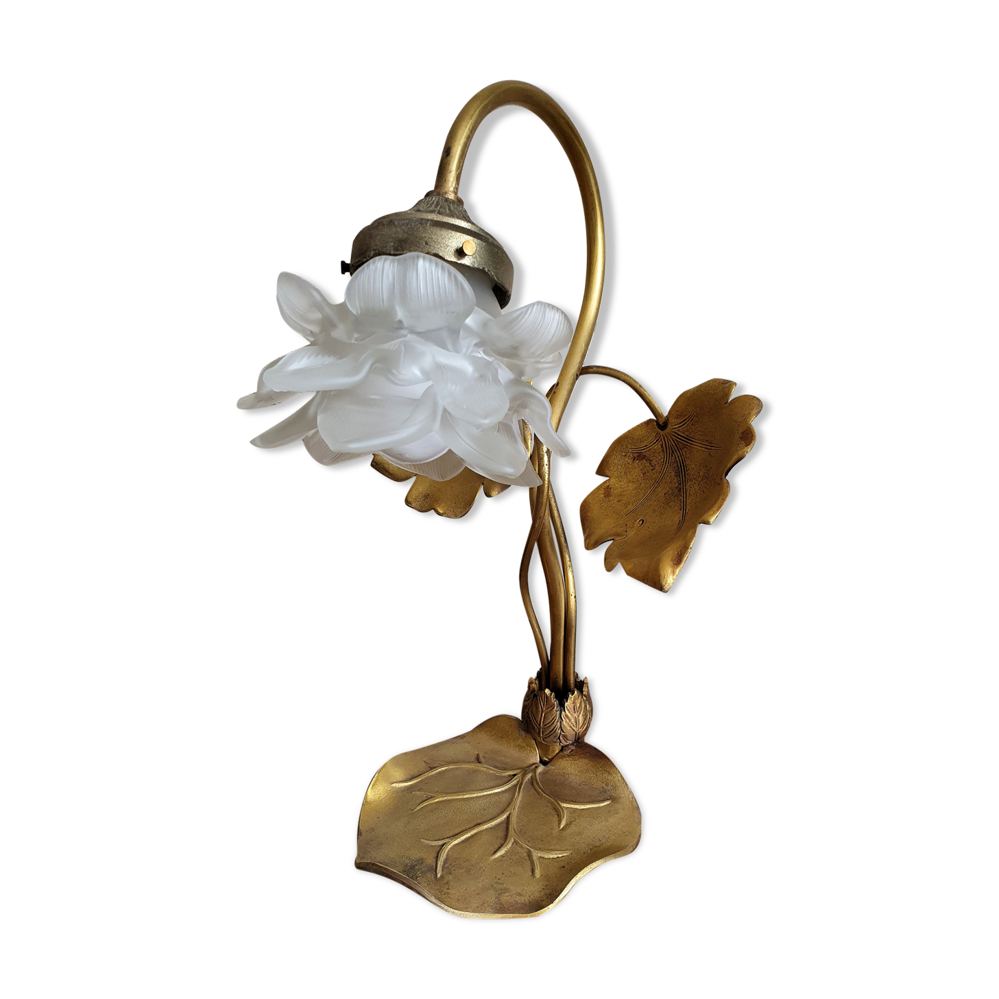 Lampe en laiton doré feuilles et fleur de nénuphar