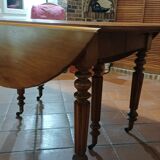 Round table 6 feet with extensions