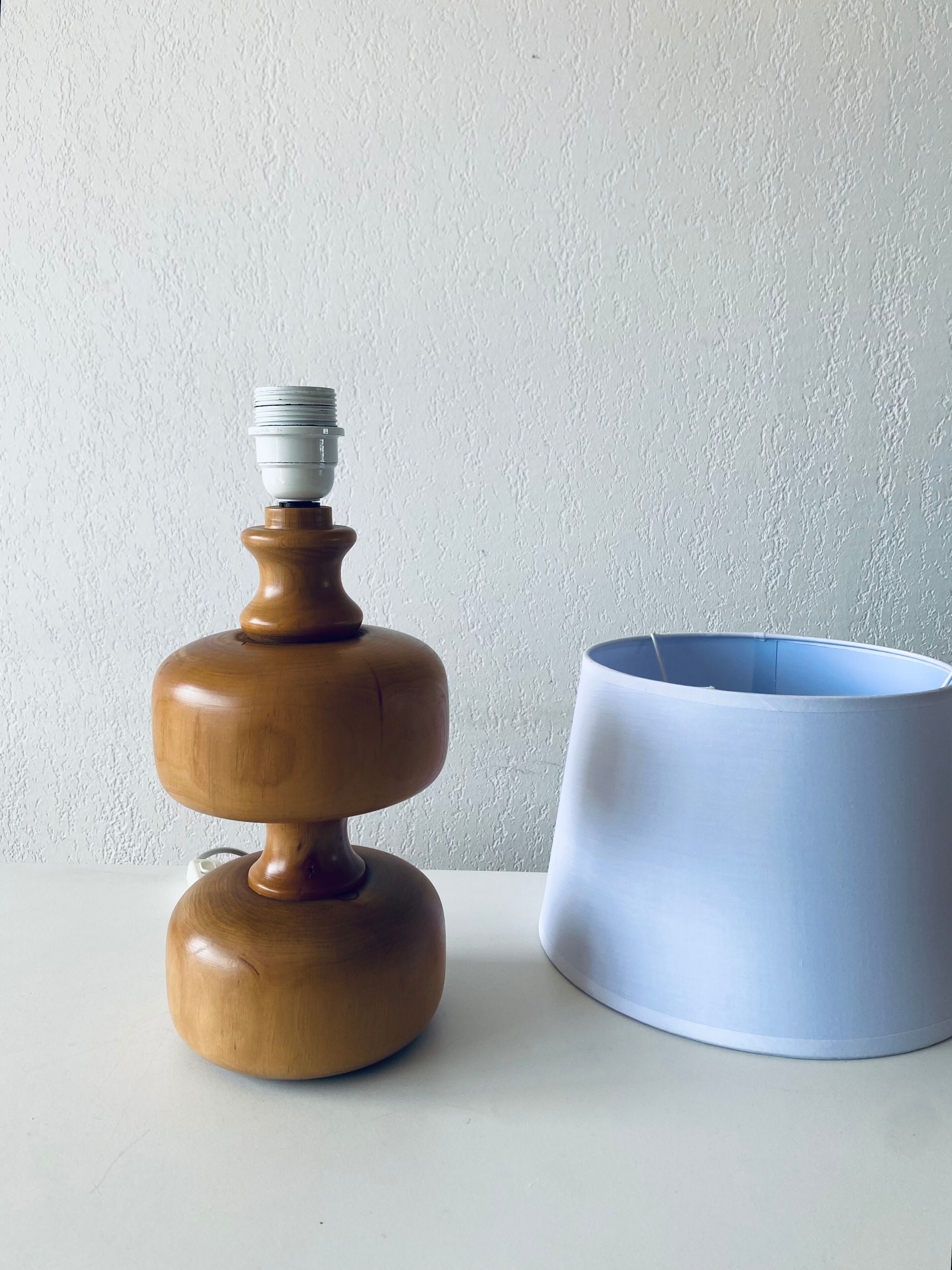 Lampe en bois tourné