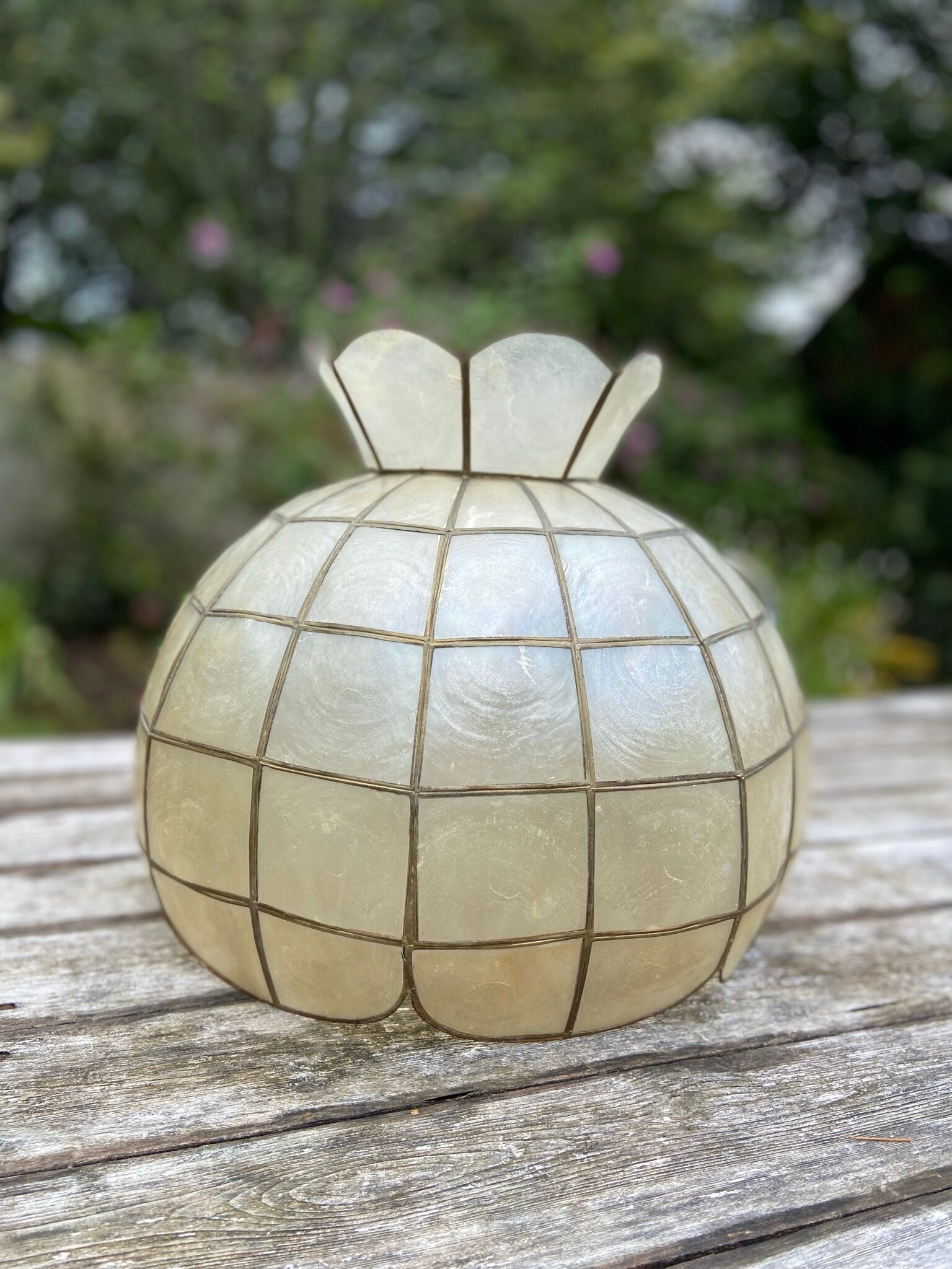 Lampshade for mother-of-pearl and vintage brass suspension