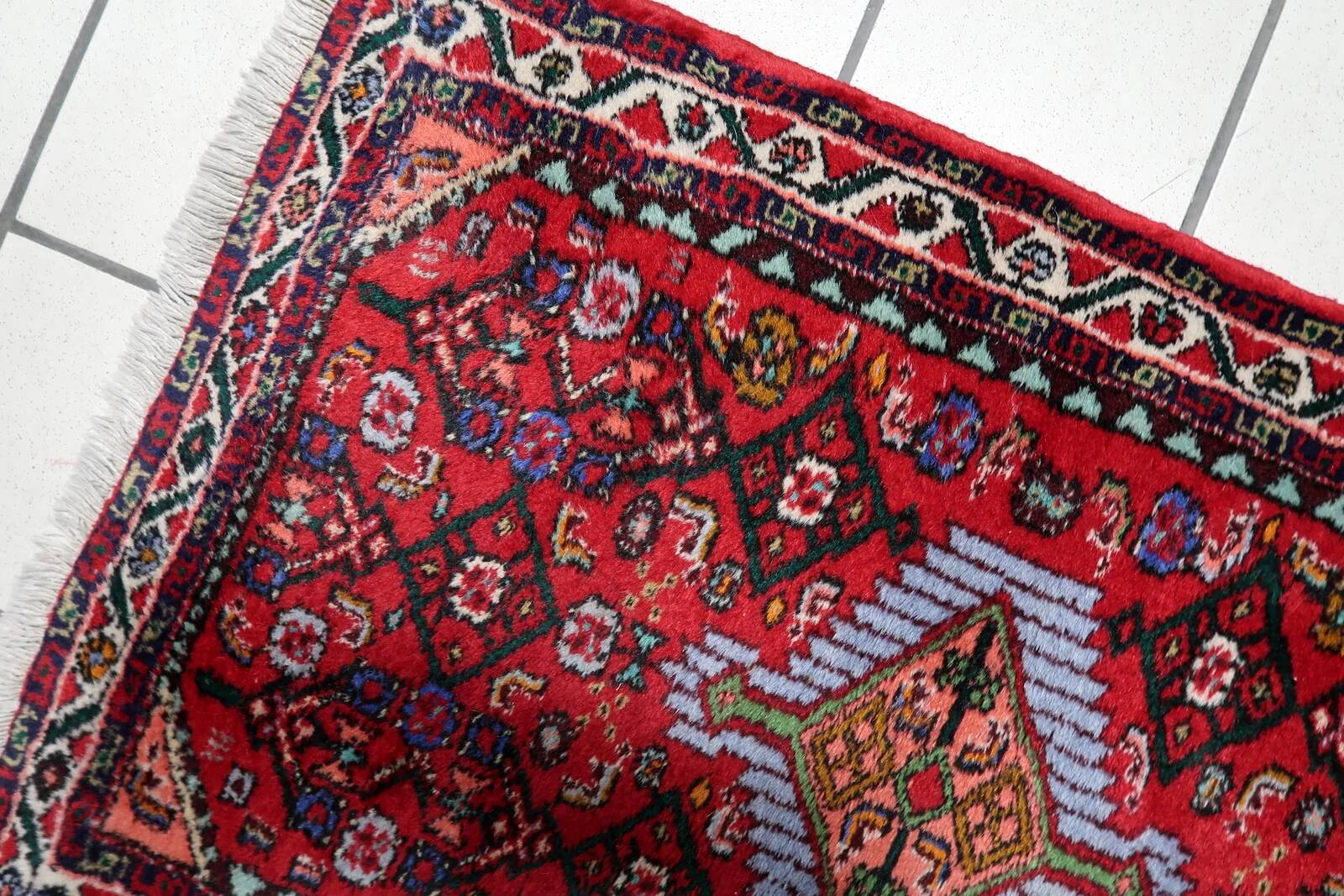 1960s Handmade Wool Rug with Red Medallion, 63 × 91 cm - 1C1289