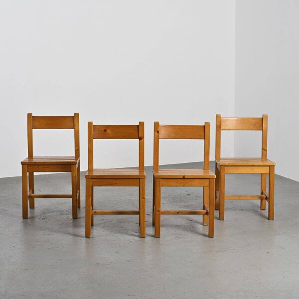 Suite de quatre chaises Maison Regain, circa 1970