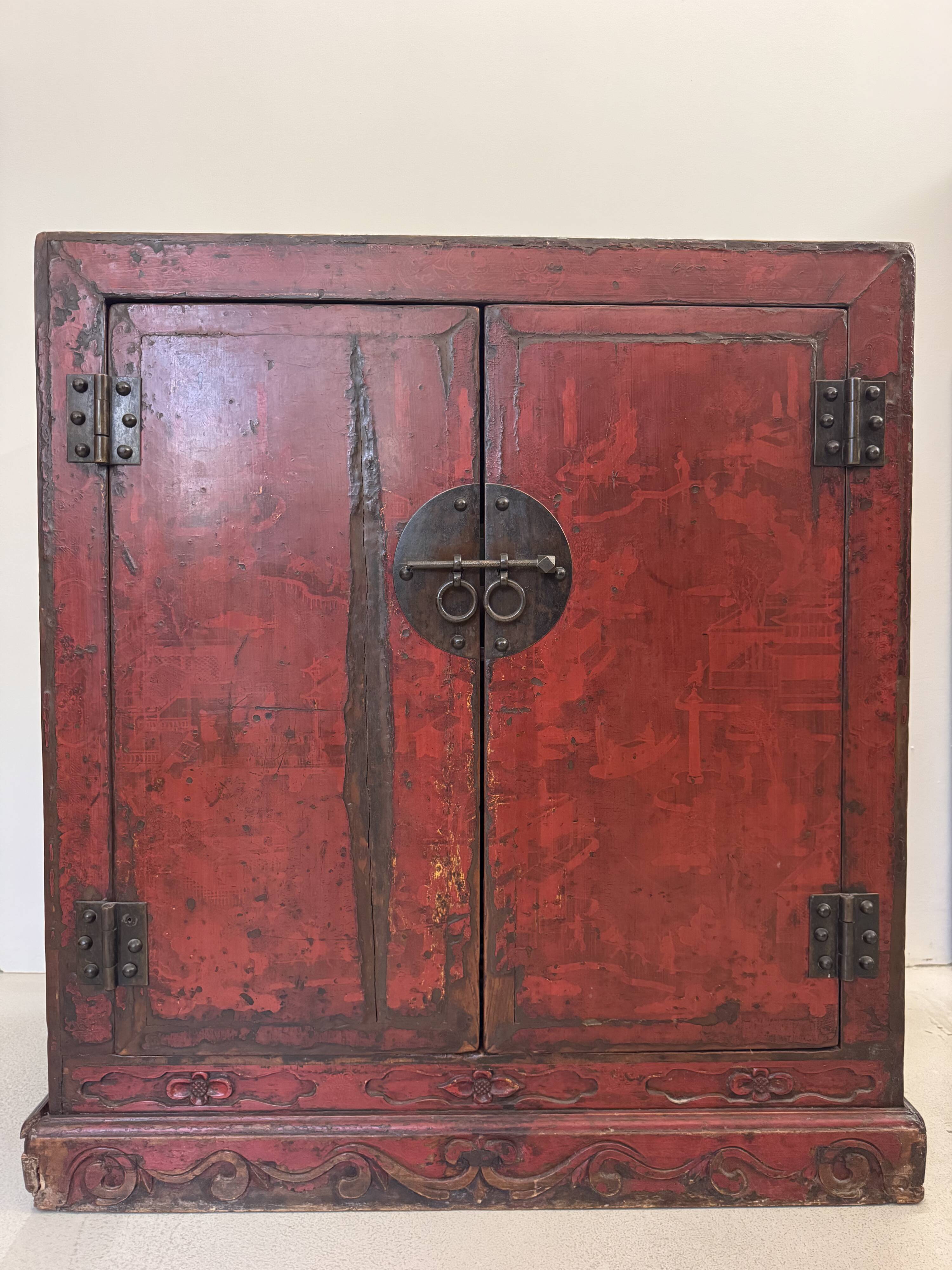 Red lacquered furniture from Shanxi Province (Northern China)