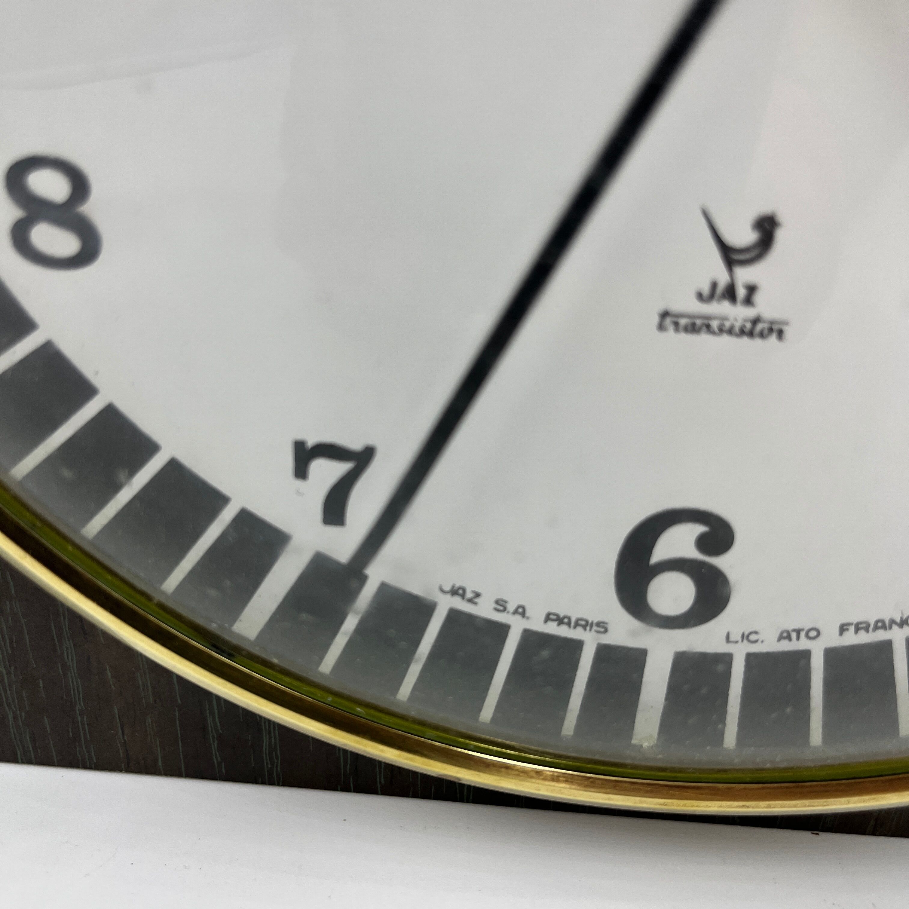 Jaz pendulum clock