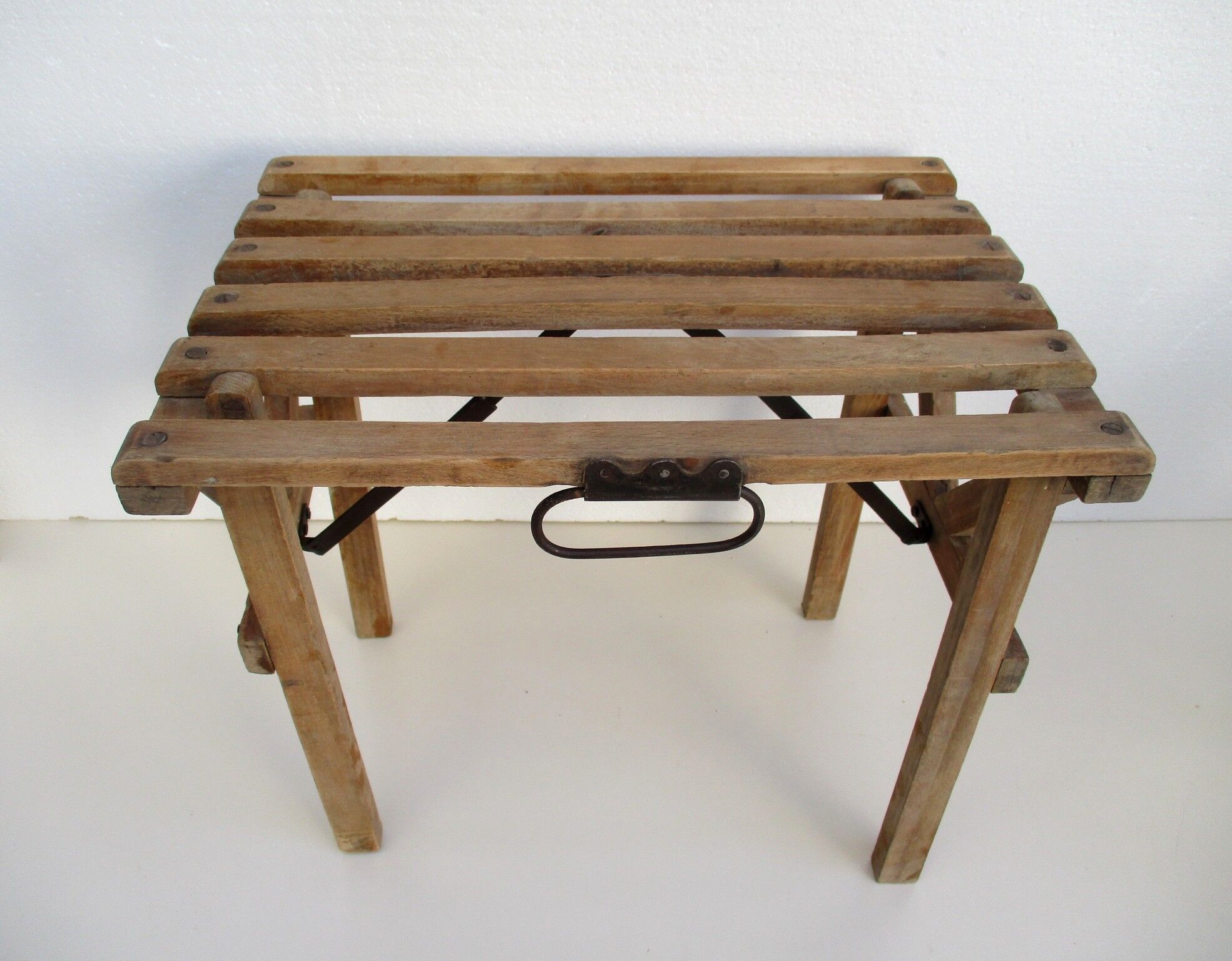 Siège pliant ancien en bois
