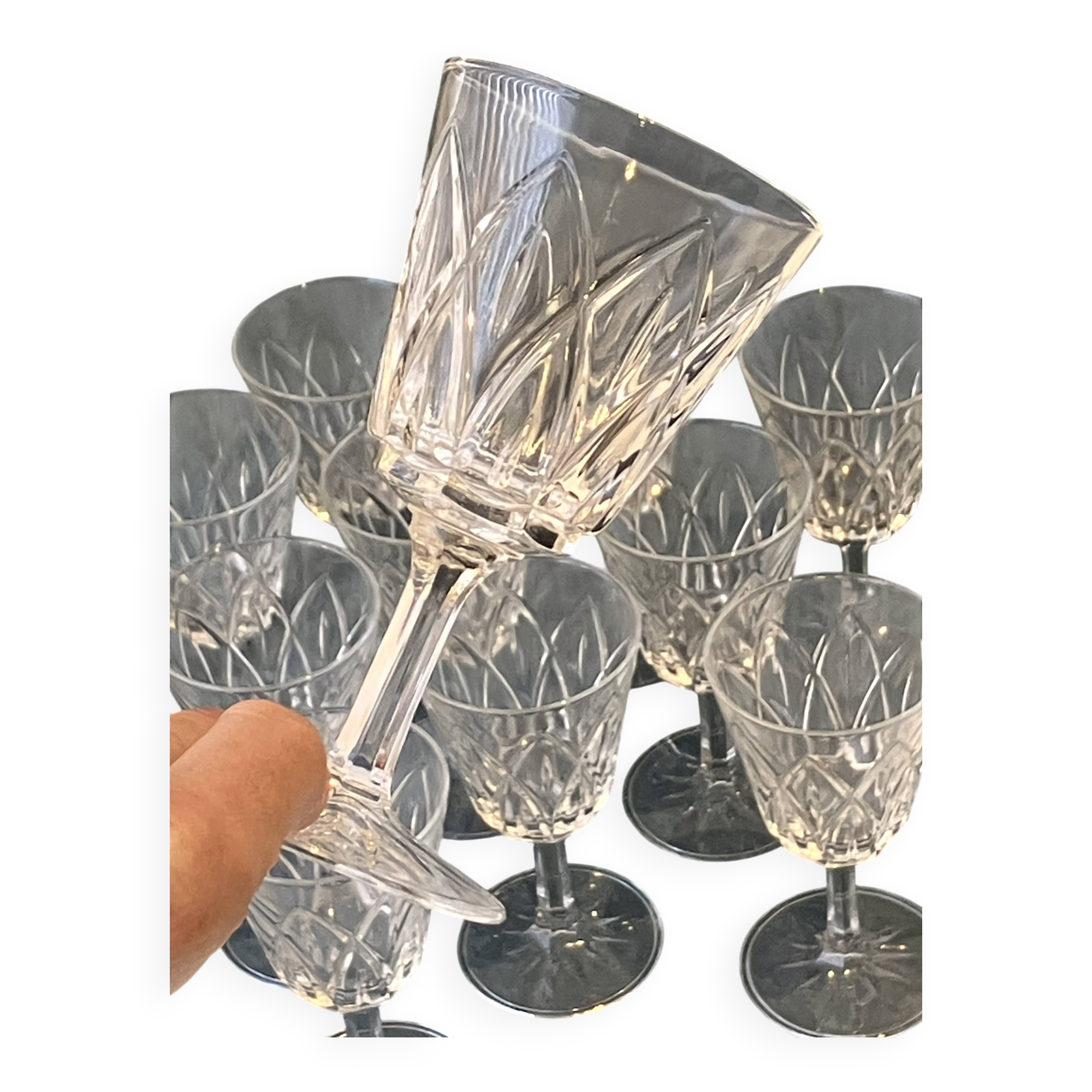 Set of 11 vintage cut glass glasses from Vmc Reims France, model Arlequin.