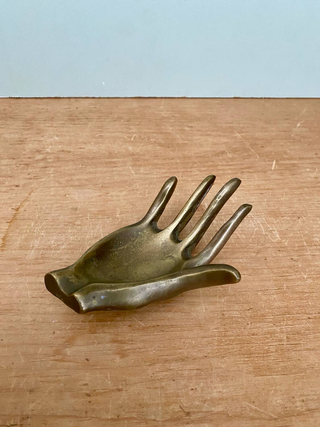 Ashtray brass hand