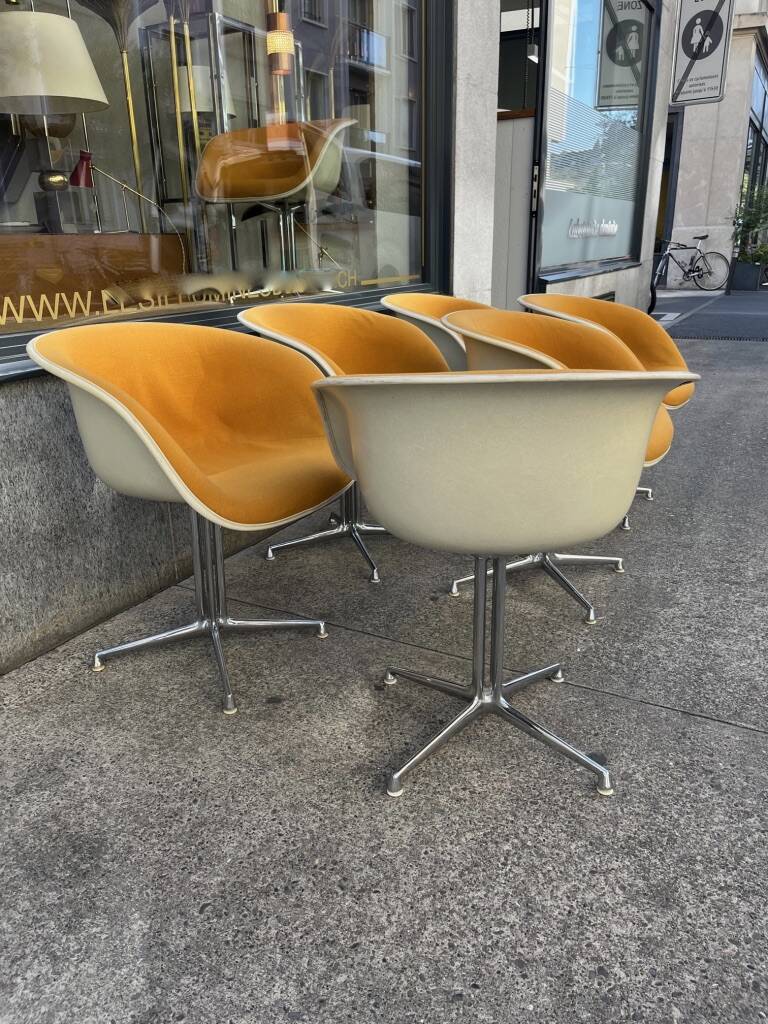 6 fauteuils Eames Lafonda tissu orange pied chromé vers 1970s