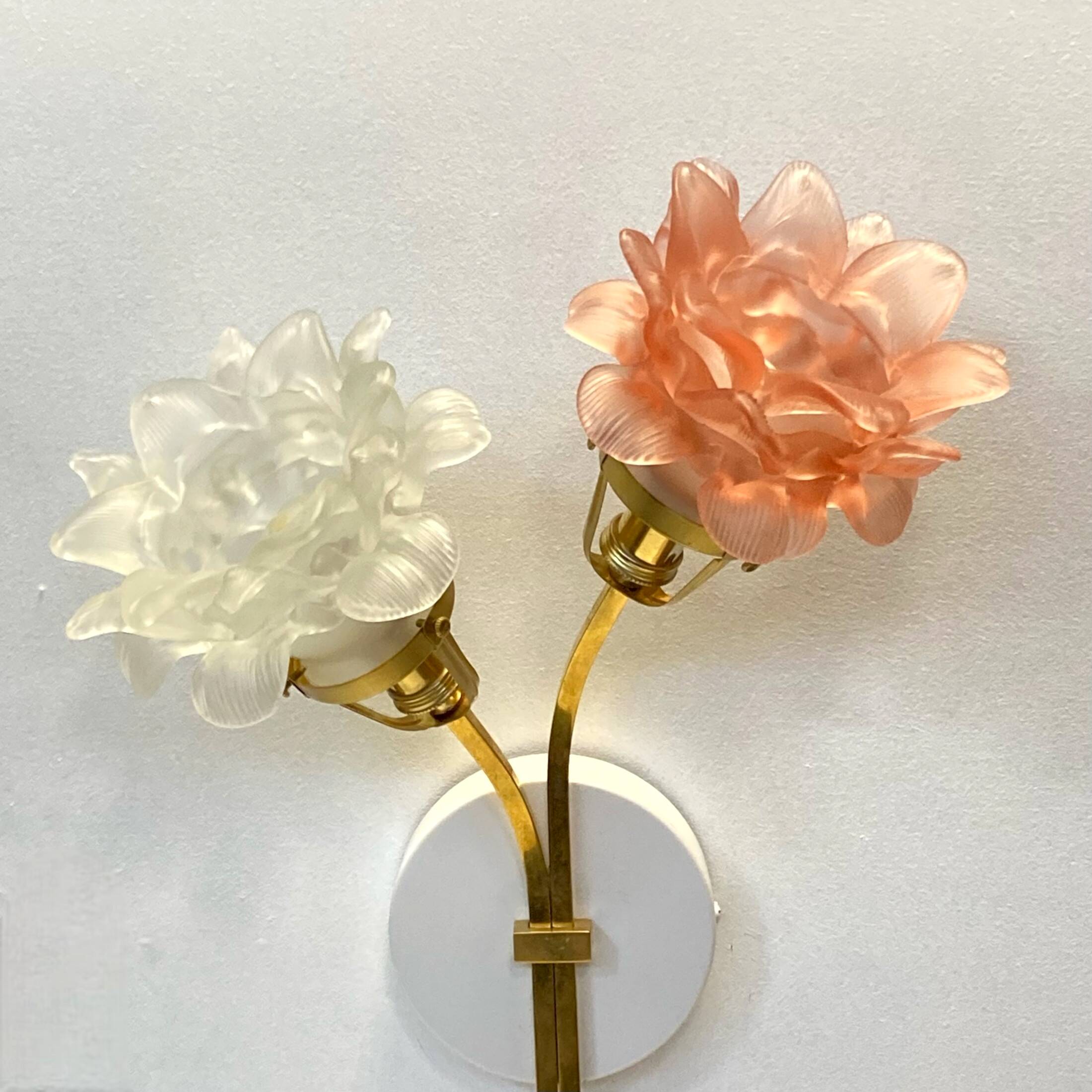Double wall light with pink and white flower tulips brass LAMP-7103