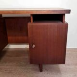 beautiful Scandinavian center desk in teak with a beautiful original patina circa 1960