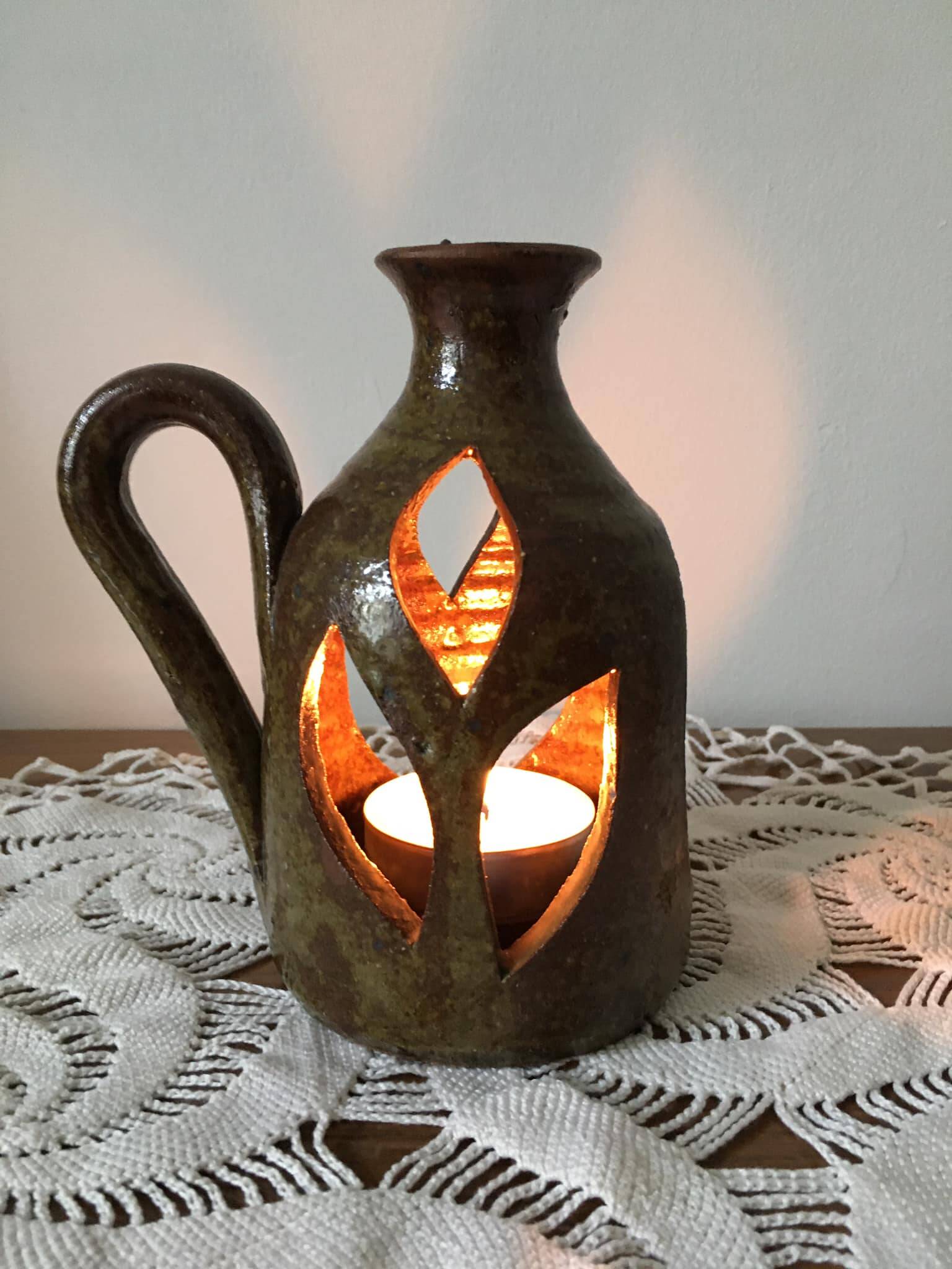 Brown stoneware tealight holder with handle