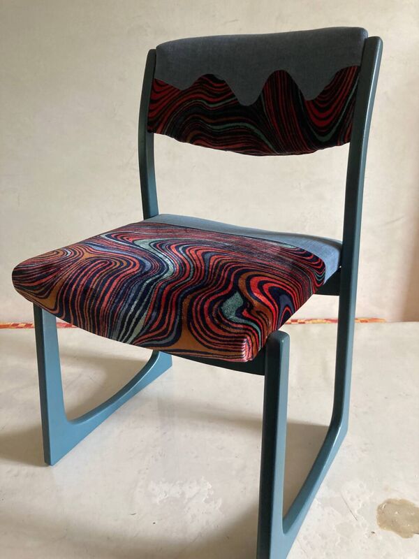 Série de 4 chaises self piétement luge