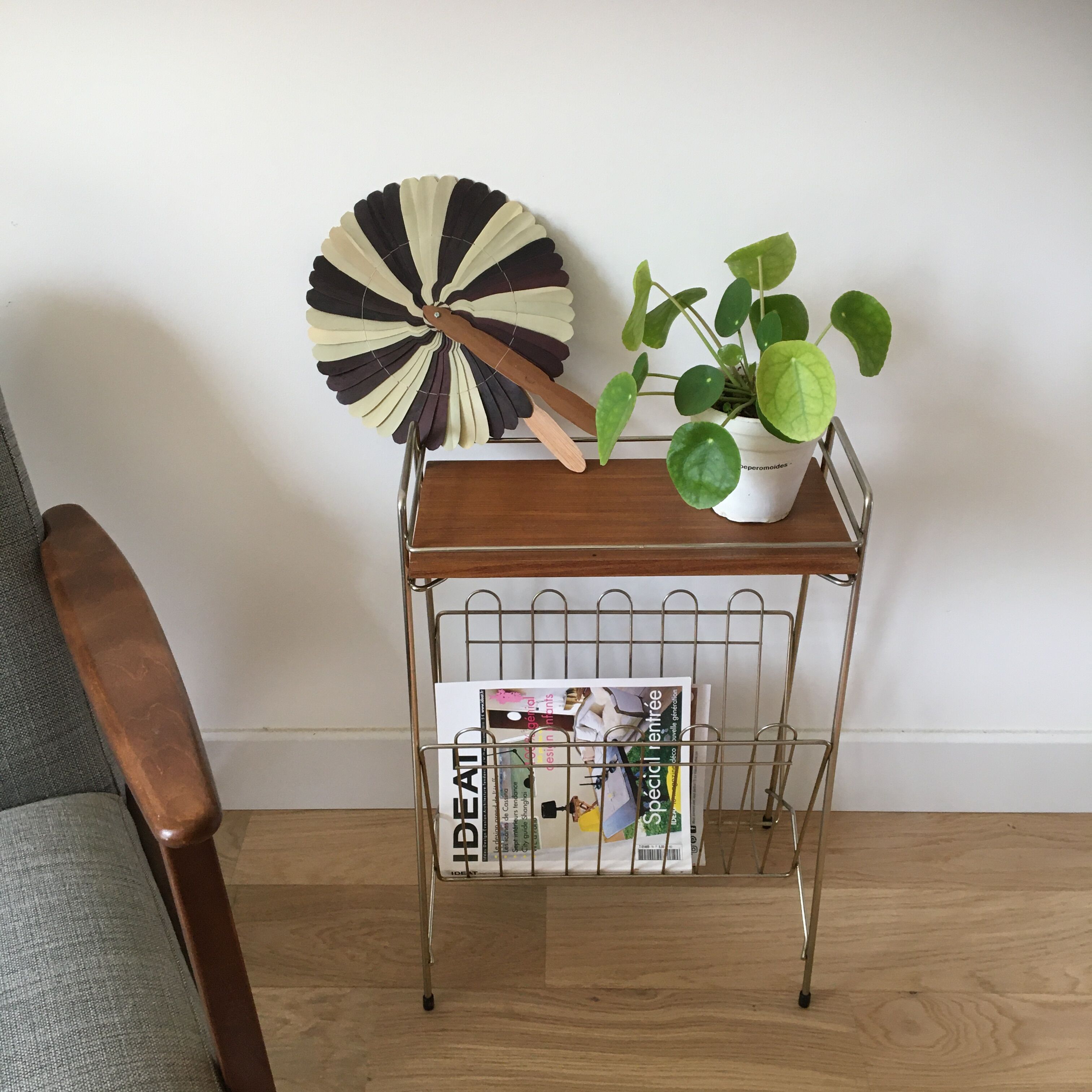 Vintage magazine holder