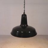 Industrial hanging lamp with enamelled steel shade