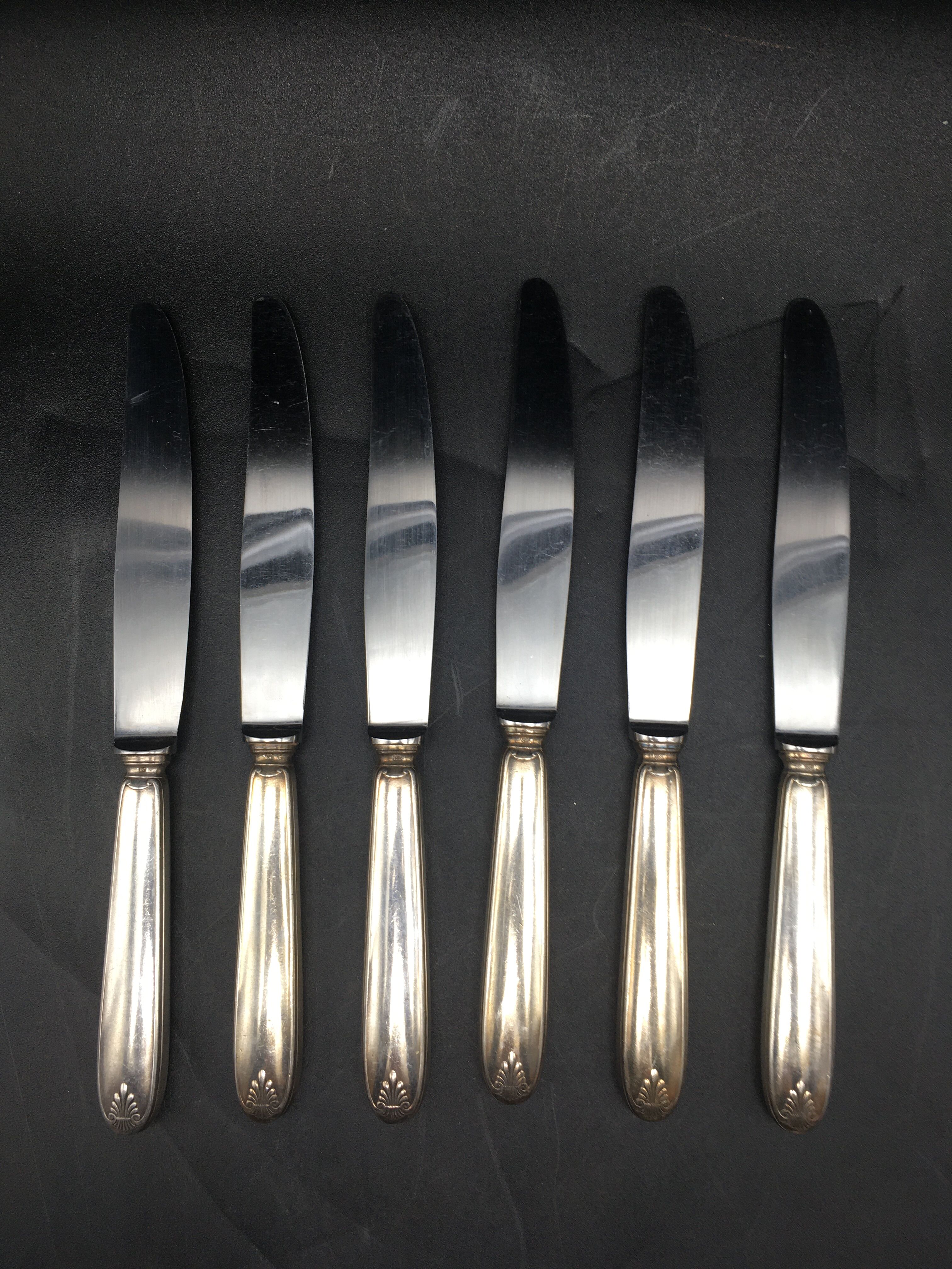6 table knives in silver metal model coquille