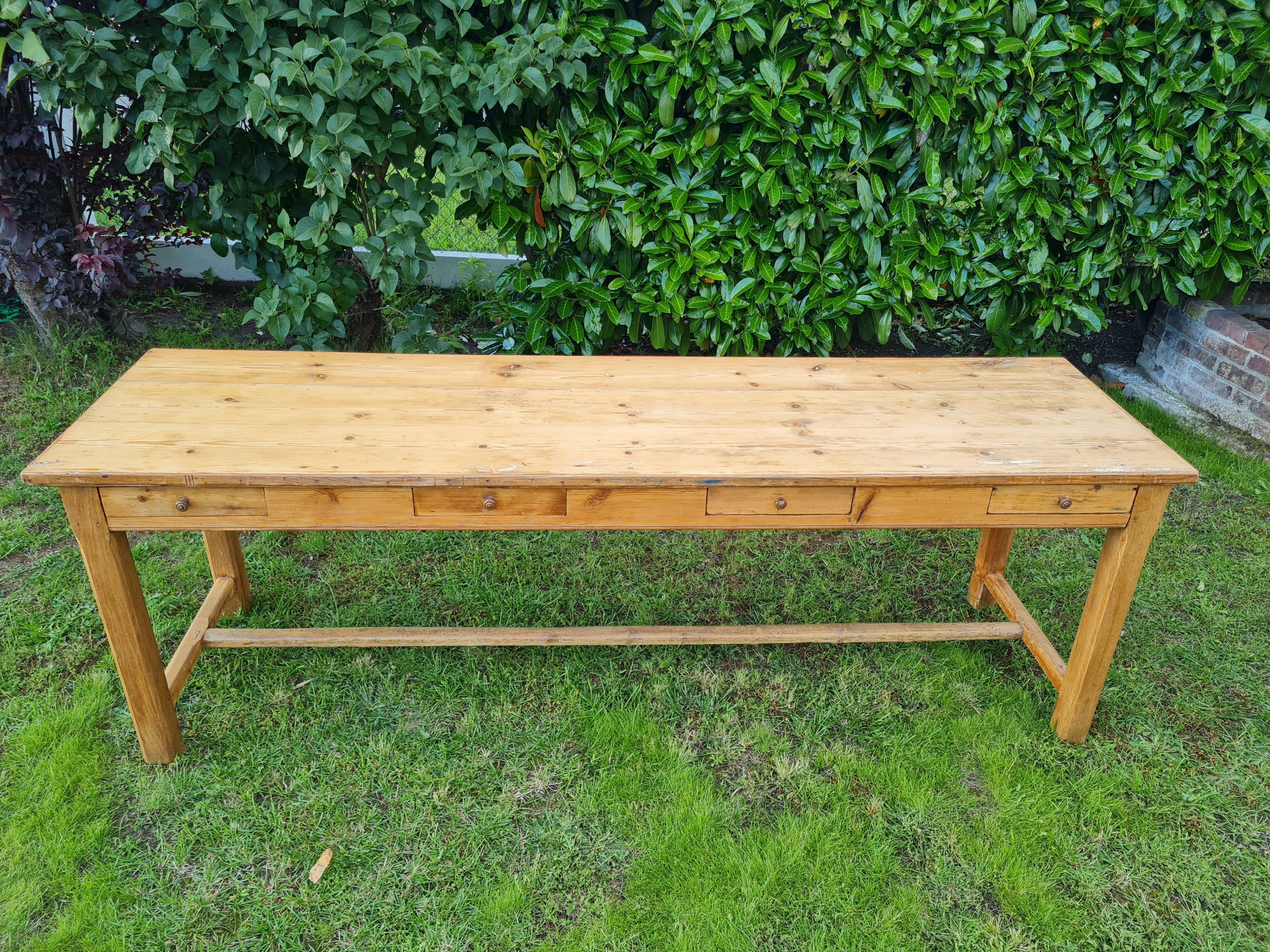 Farm table