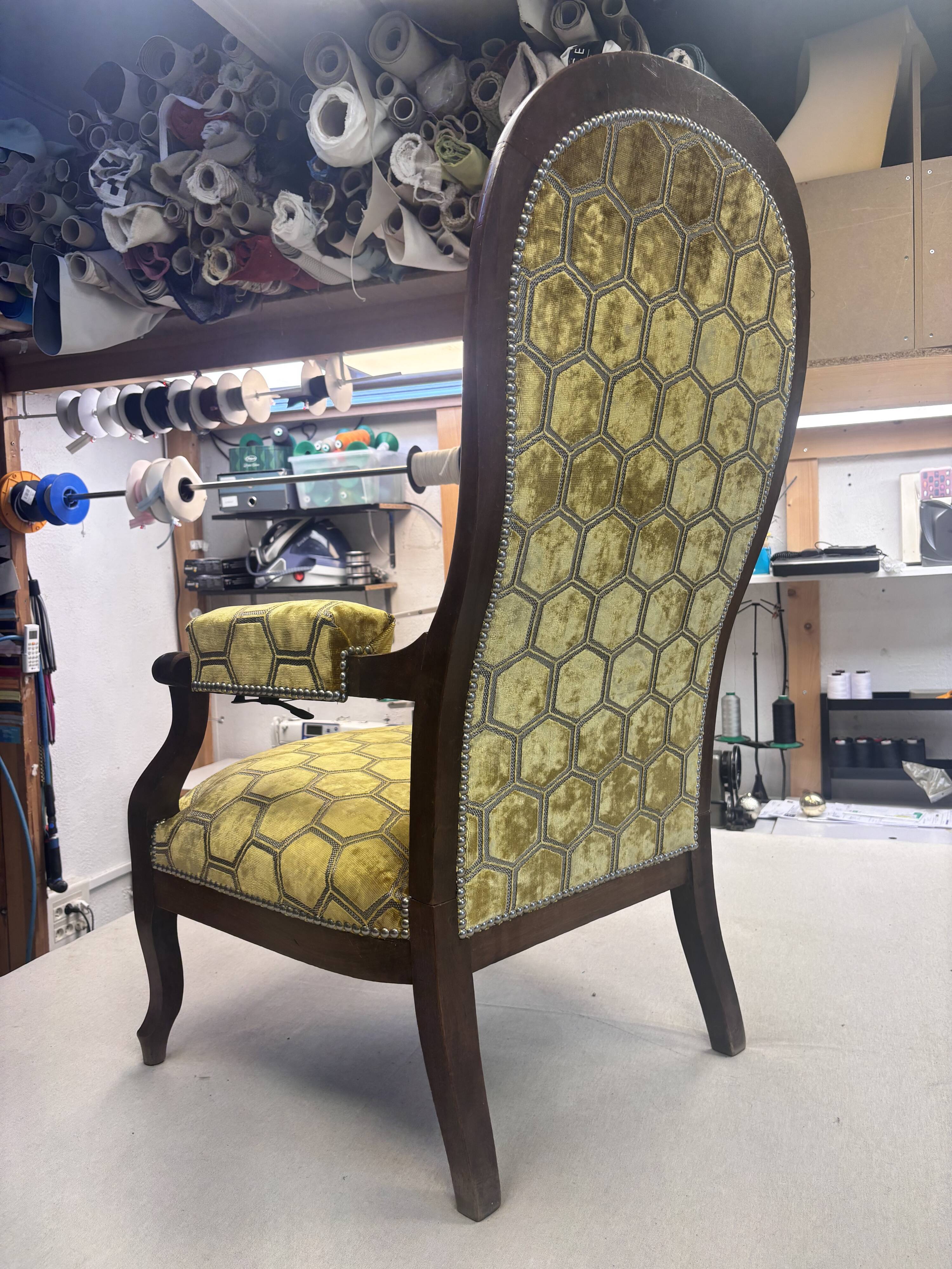 Voltaire armchair with a rack mechanism