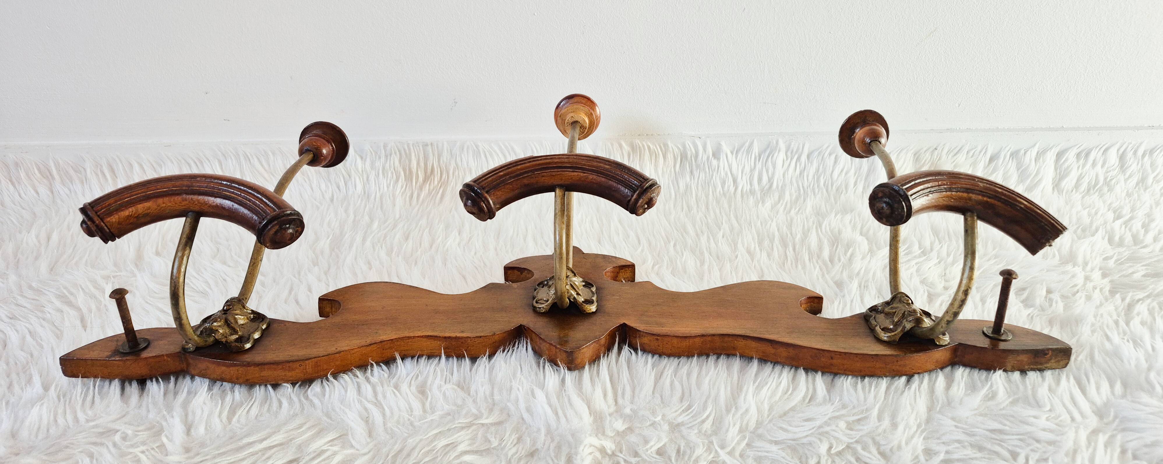 Varnished wooden wall coat rack, 3 hooks.