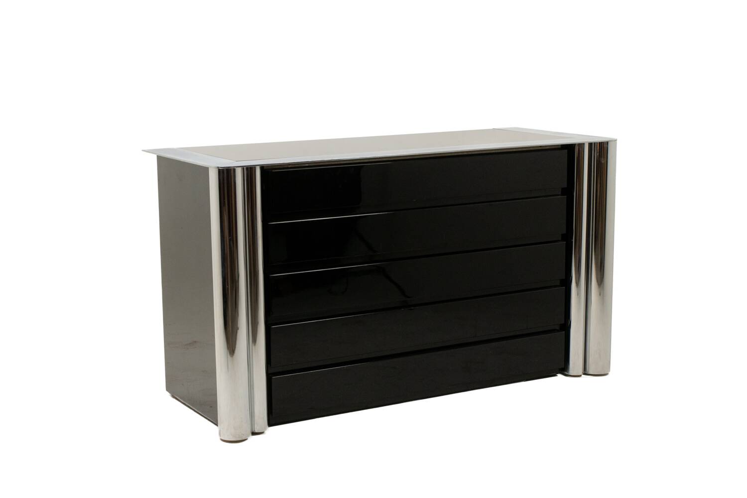 Sergio Mazza, pour Cinova. Commode en bois laqué noir. Vers 1970.