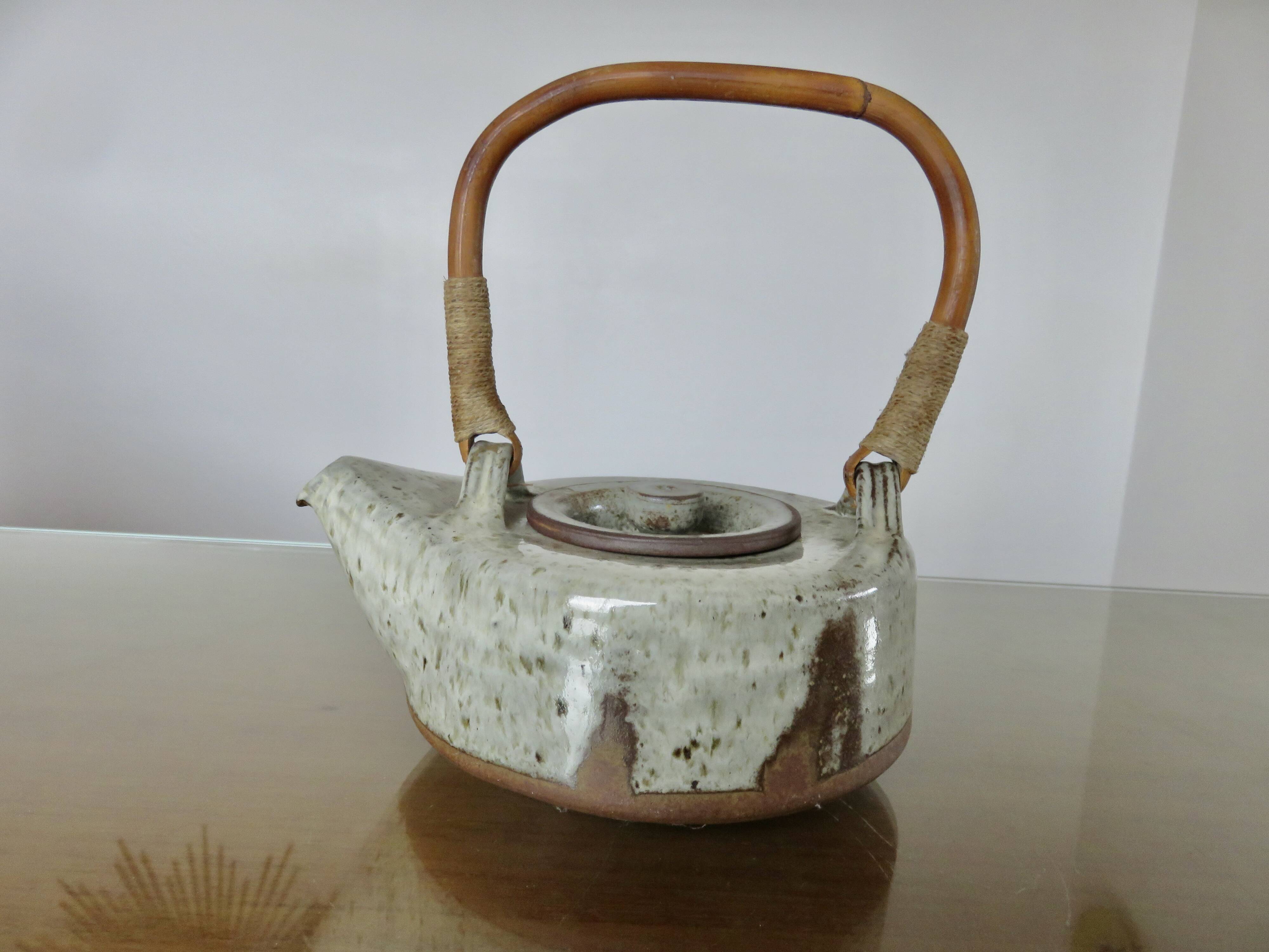 Stoneware teapot by René-Louis Dauchy, "Haute Ribes" pottery in Grasse, 1950.