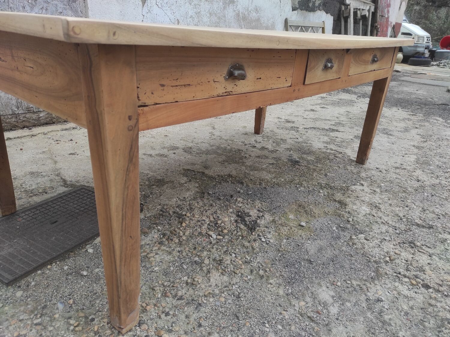 Old farmhouse table of 2x1 m and 8 places in beech and oak