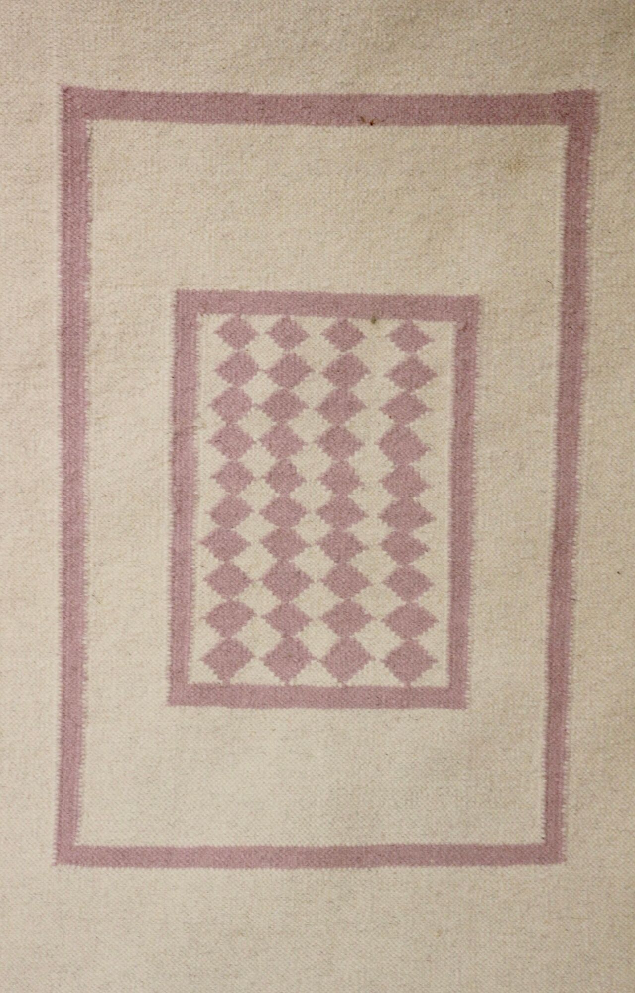 Carpet geometric design pastel colors pink and off-white year 70/80.