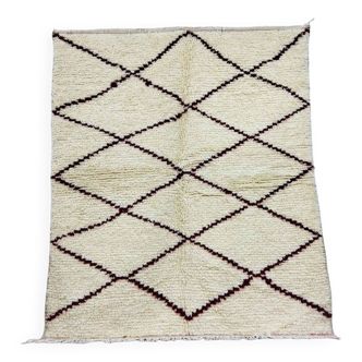 Tapis berbère marocain traditionnel fait à la main en laine noire et blanche