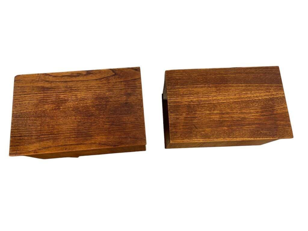Set of 2 vintage bedside tables / mini cabinets