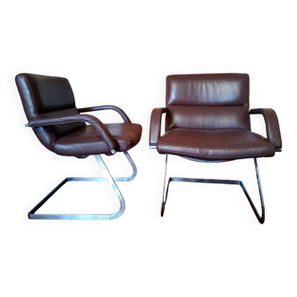 Deux fauteuils cuir et chrome 1970