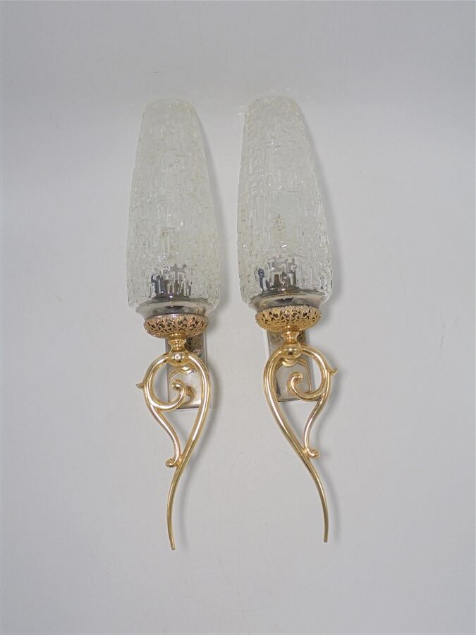 Pair of wall sconces