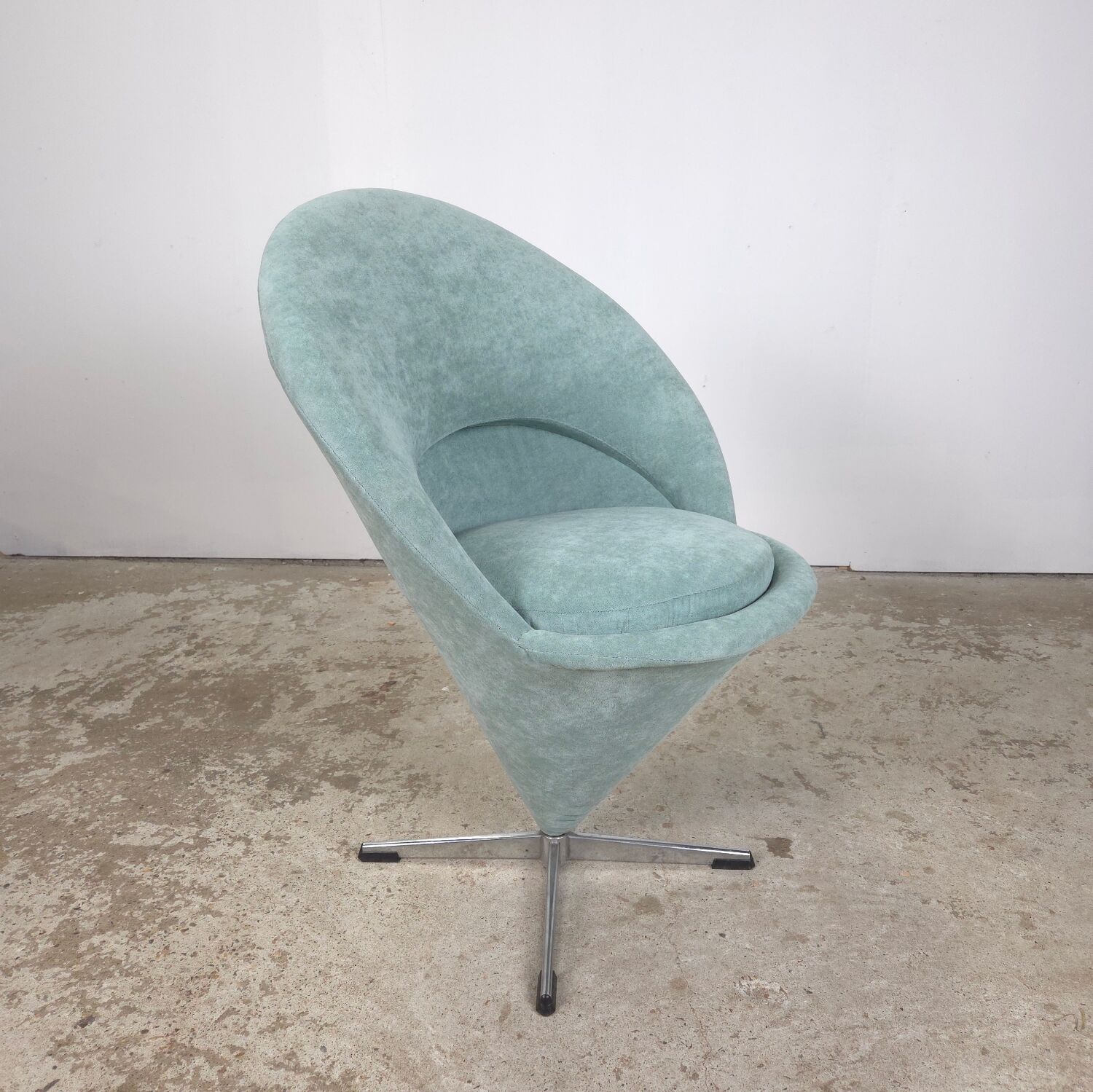 Swivel chair 'Cone Chair' by Verner Panton from the 1960s