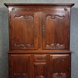 Important buffet deux corps époque Louis XV en chêne massif