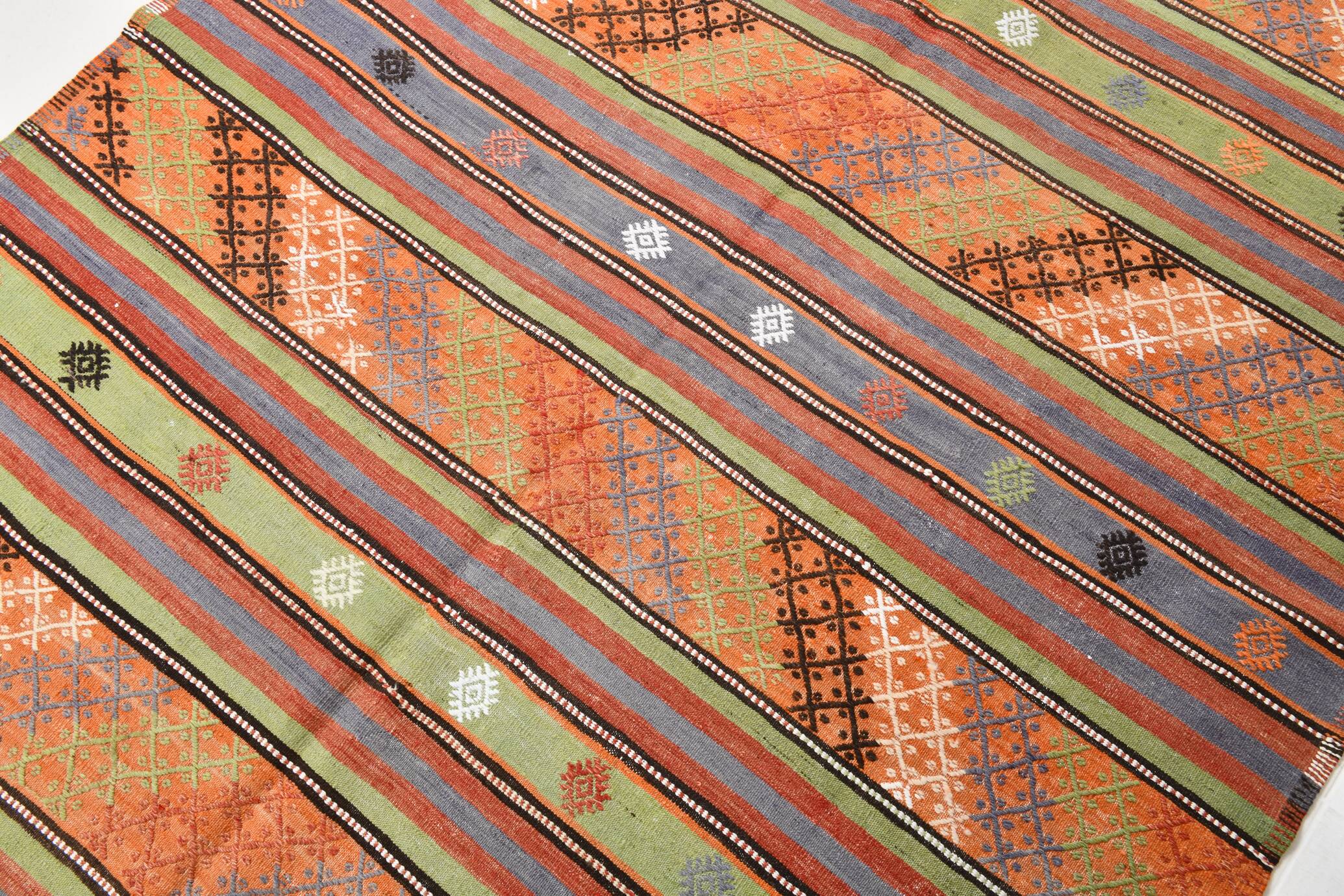 6x8 Handwoven Vintage Kilim Rug, 177x242Cm