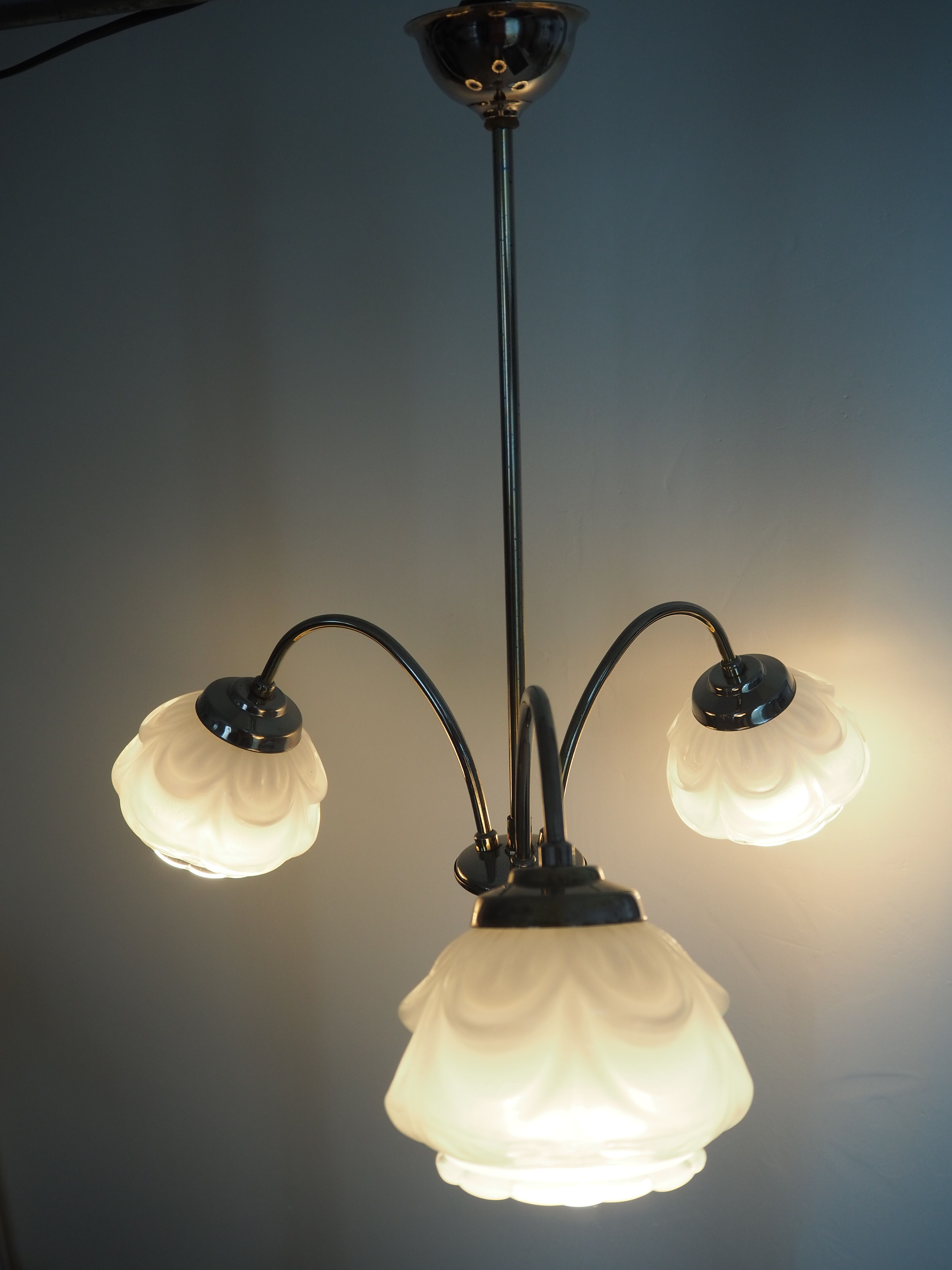 3-light pendant light in brass and white glass globe from the 1950s-1960s
