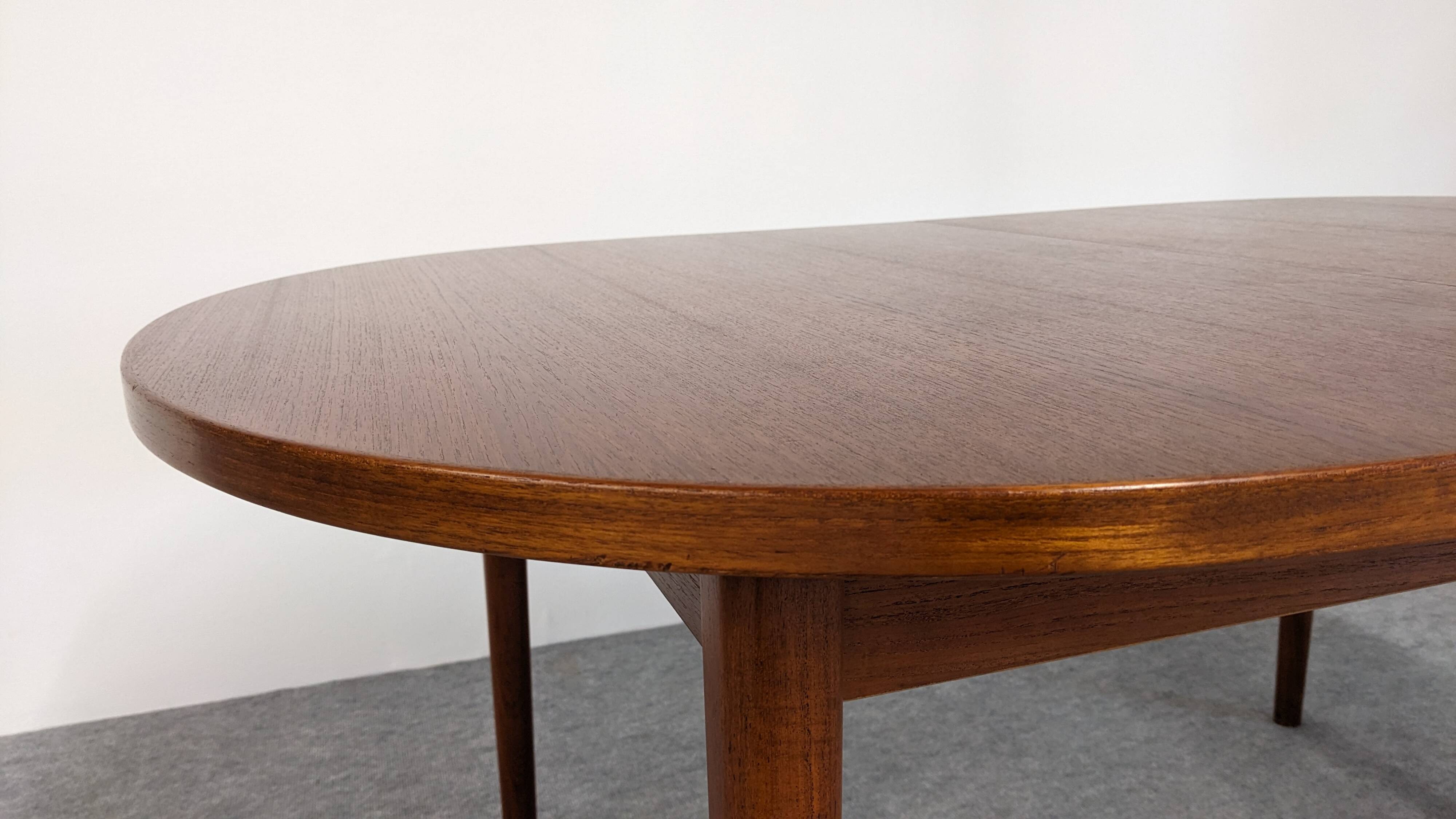 Oval extendable teak table by Nils Jonsson for Troeds 50s/60s