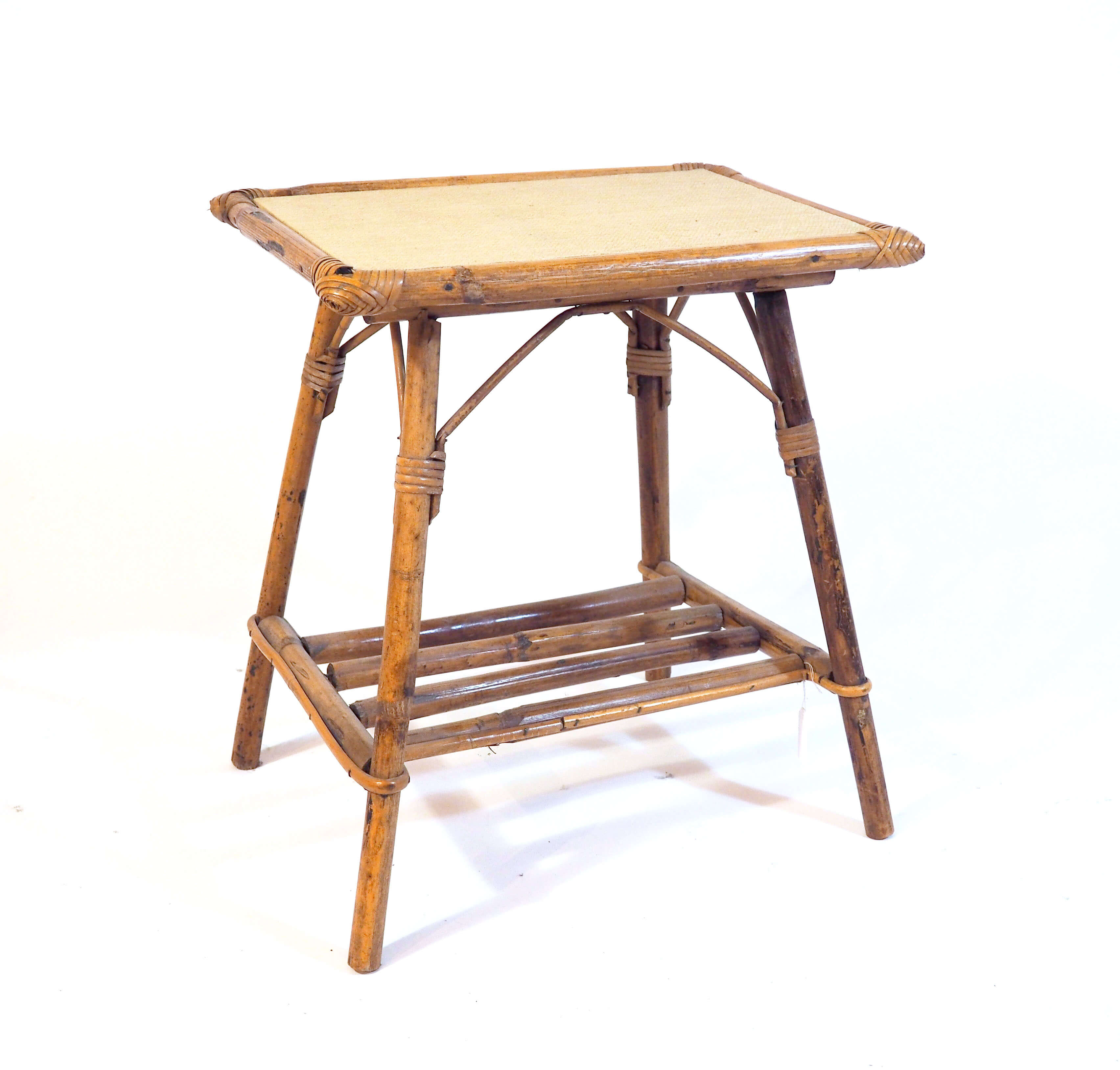 Table d'appoint en rotin